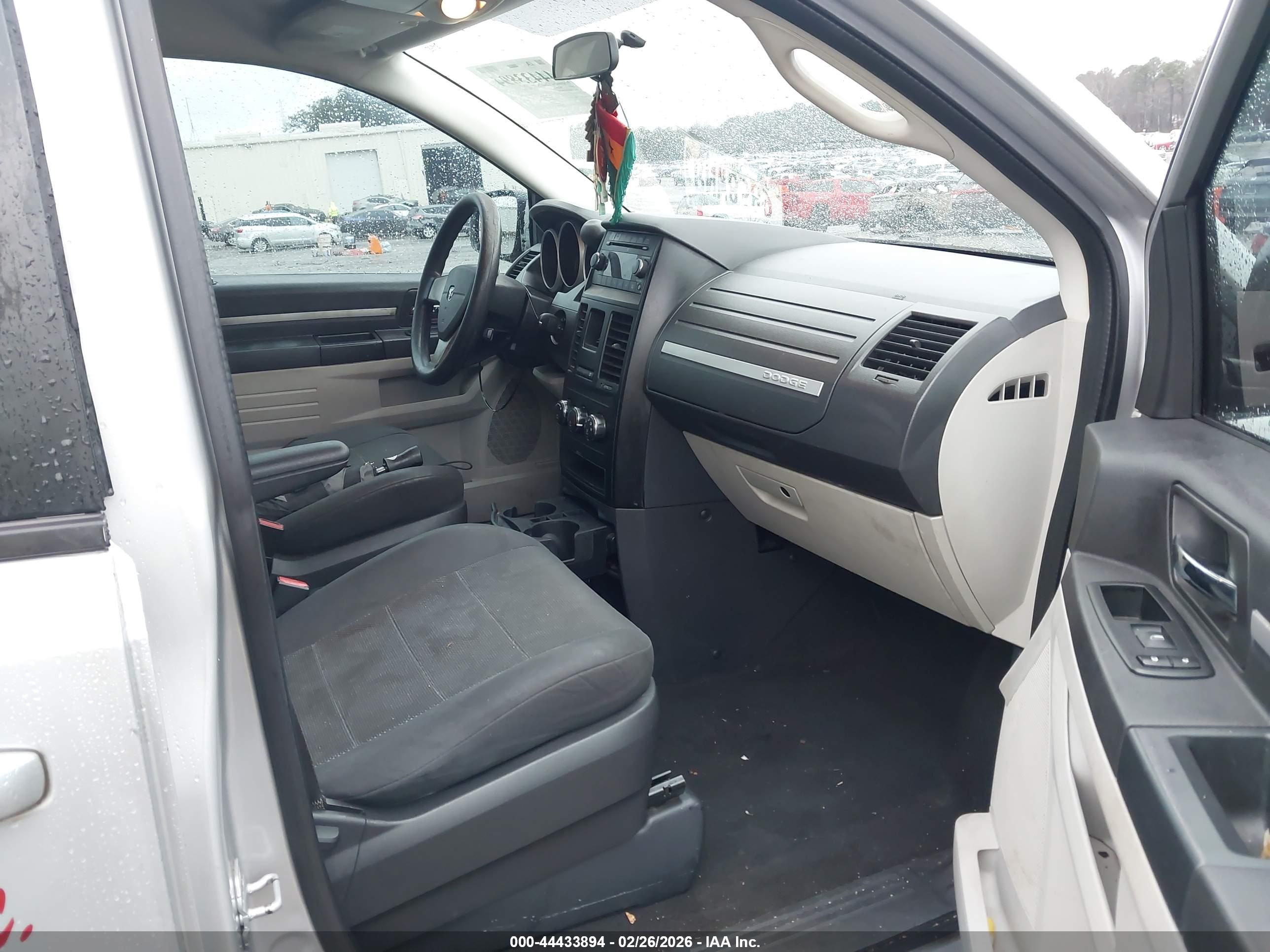 DODGE GRAND image 5