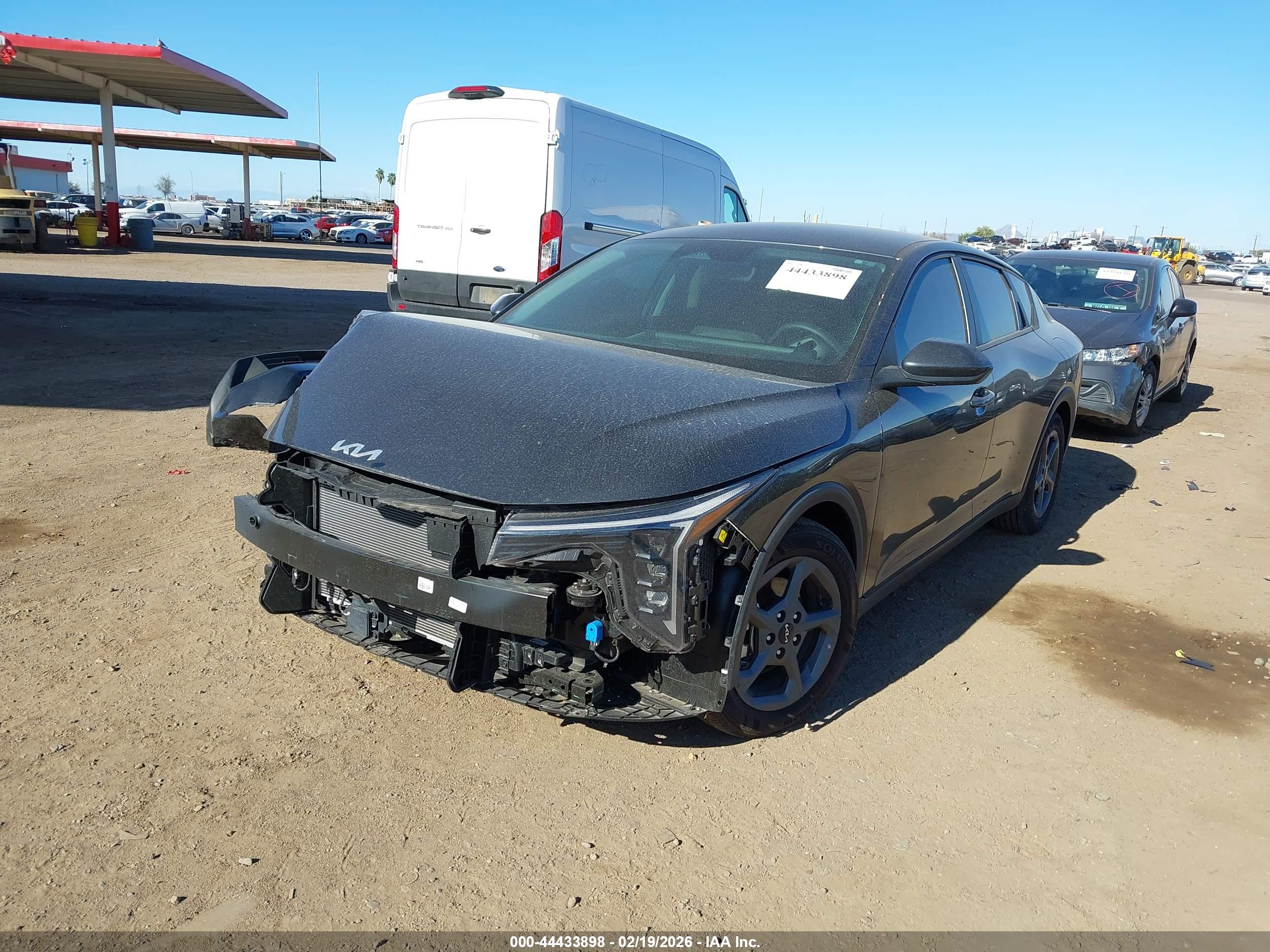 KIA K4 image 2
