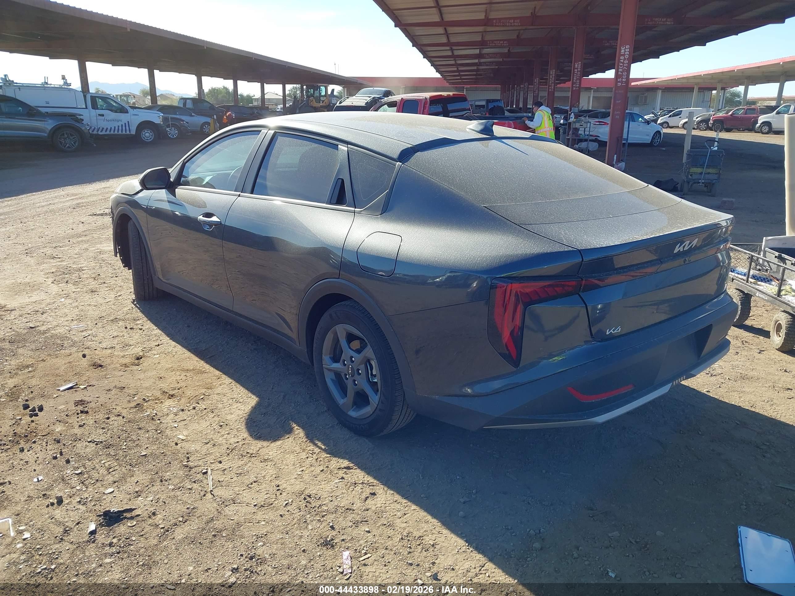 KIA K4 image 3
