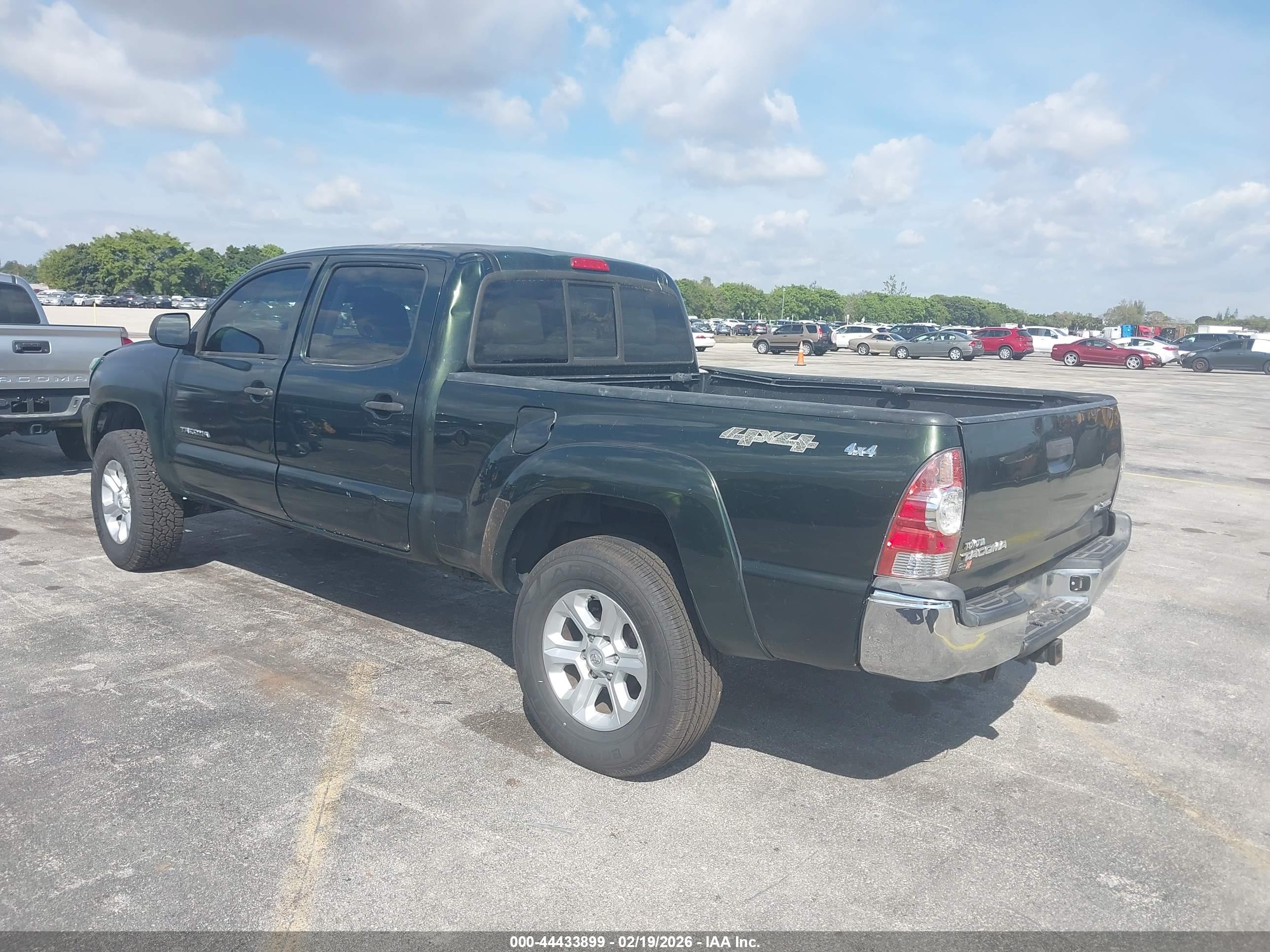 TOYOTA TACOMA image 3