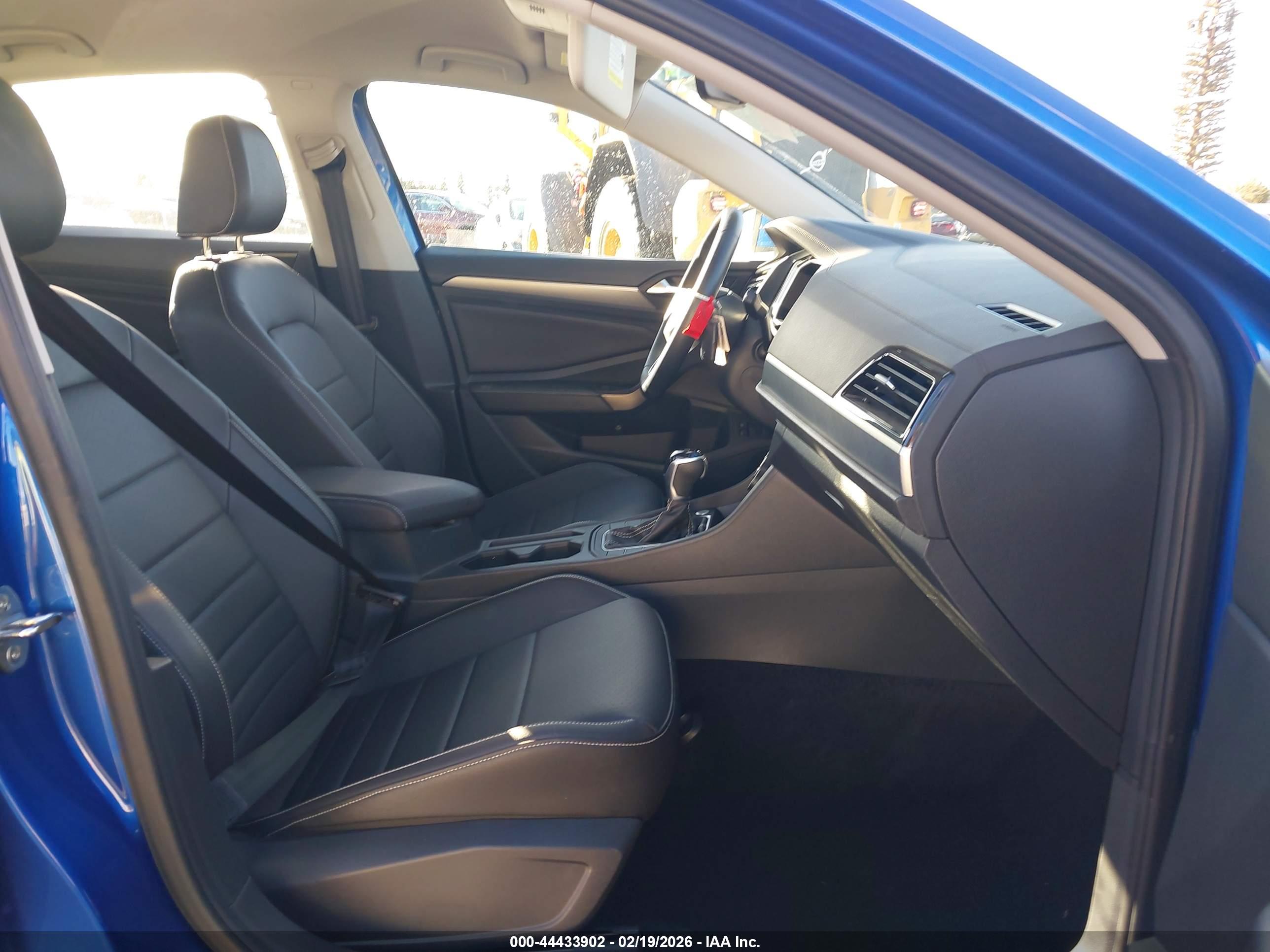 VOLKSWAGEN JETTA image 5