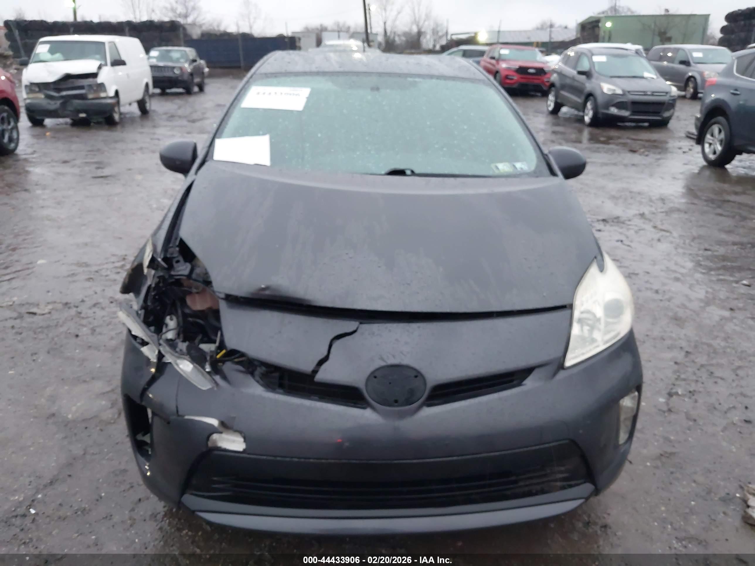 TOYOTA PRIUS image 6