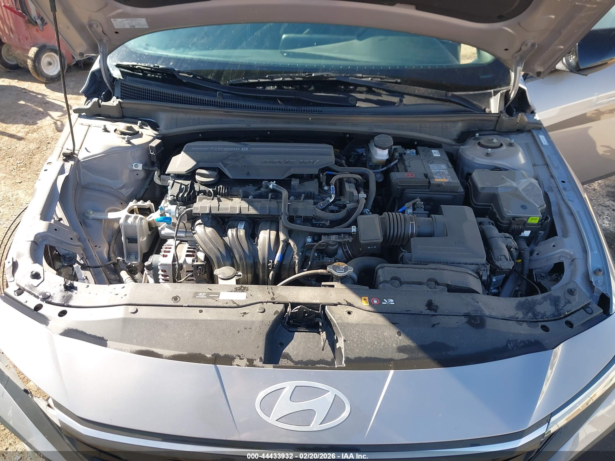 HYUNDAI ELANTRA image 10