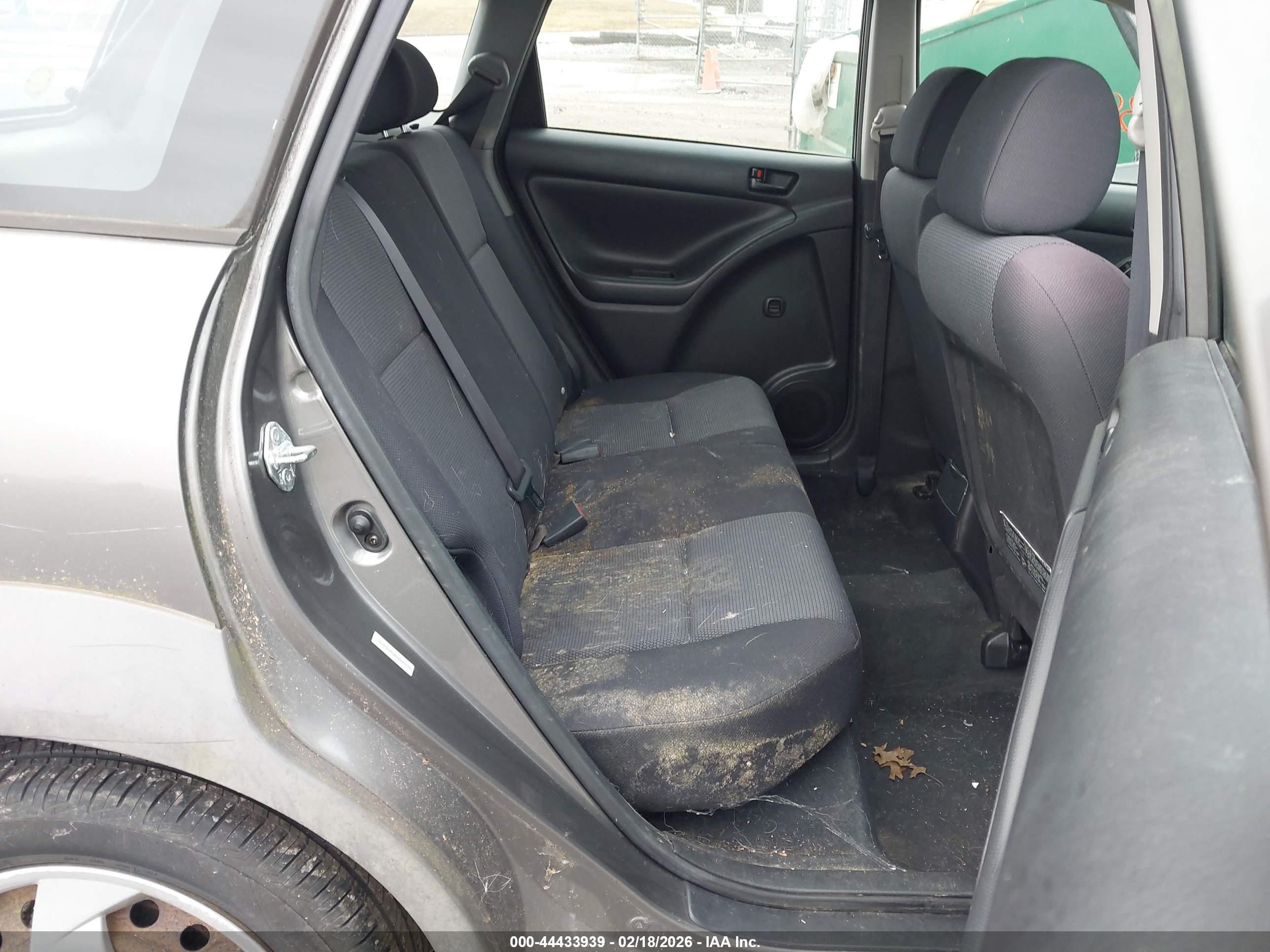 PONTIAC VIBE image 8