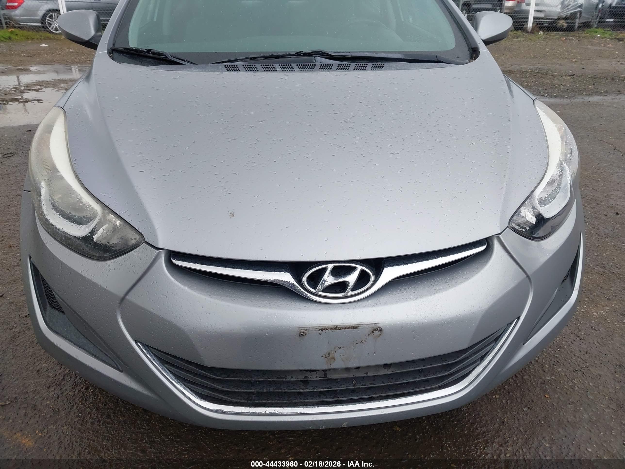 HYUNDAI ELANTRA image 6
