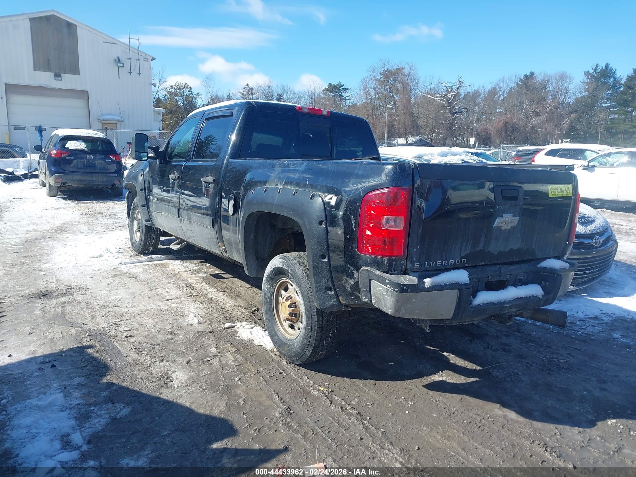 CHEVROLET SILVERADO image 3