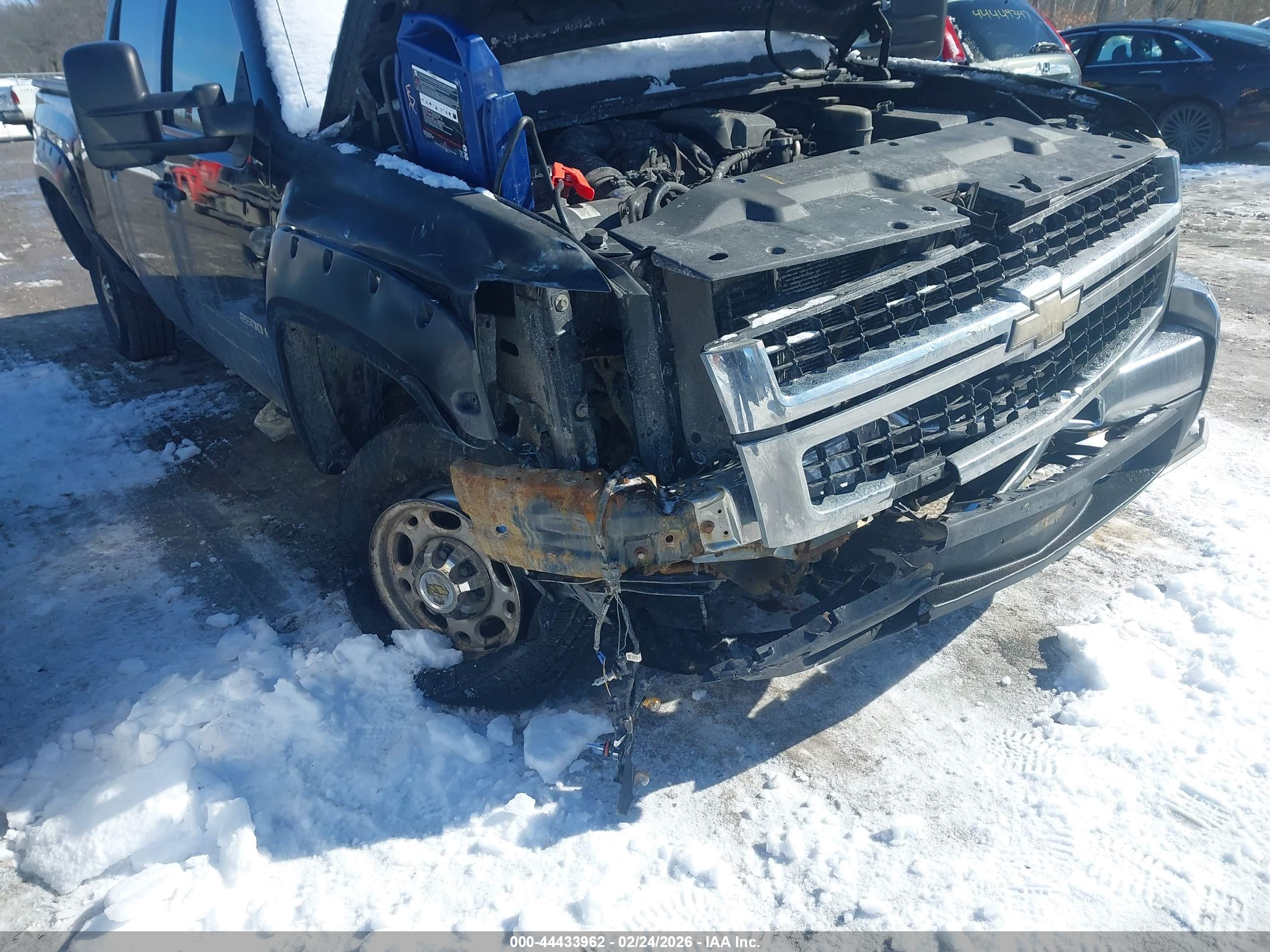 CHEVROLET SILVERADO image 6