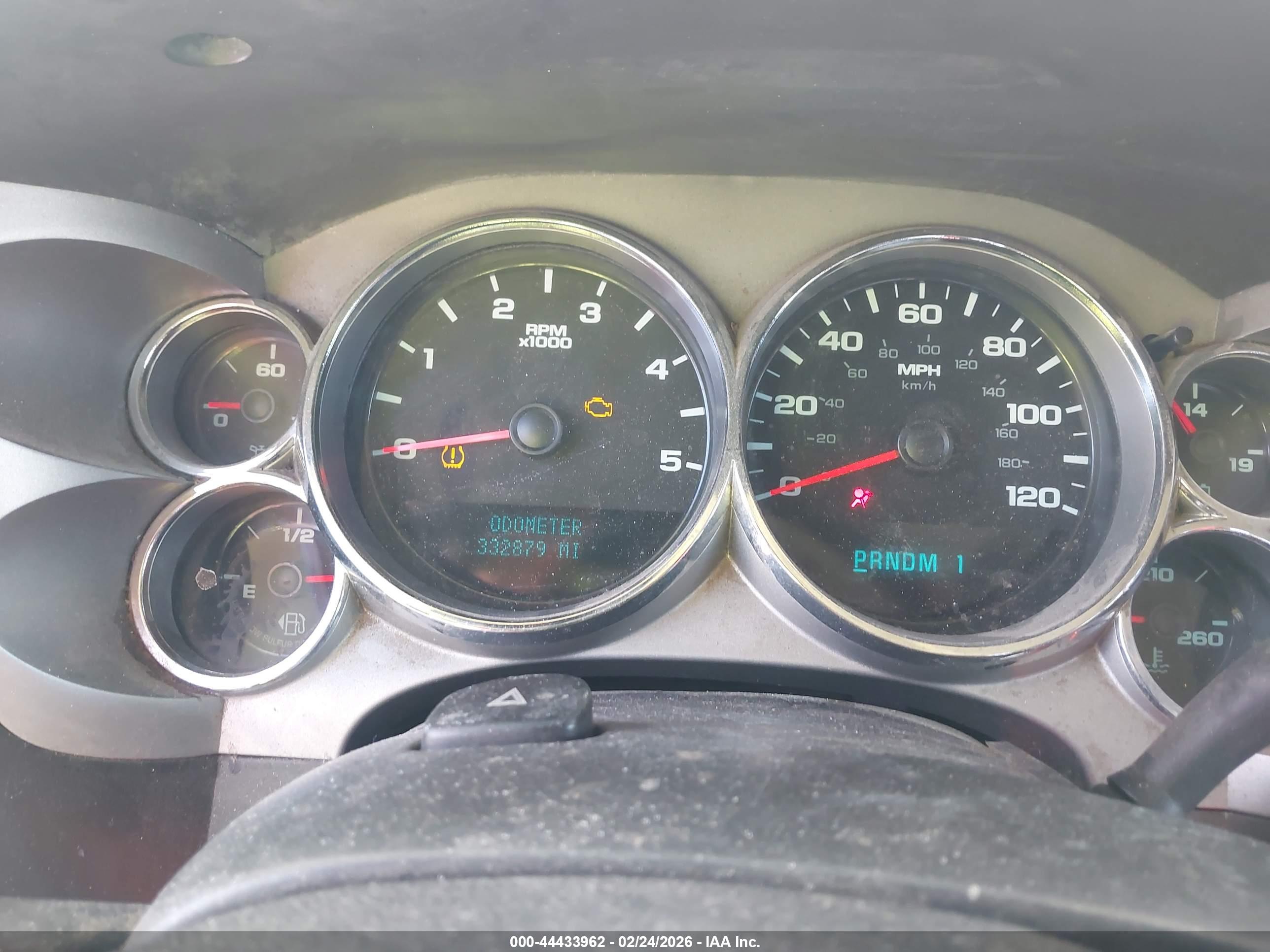 CHEVROLET SILVERADO image 7