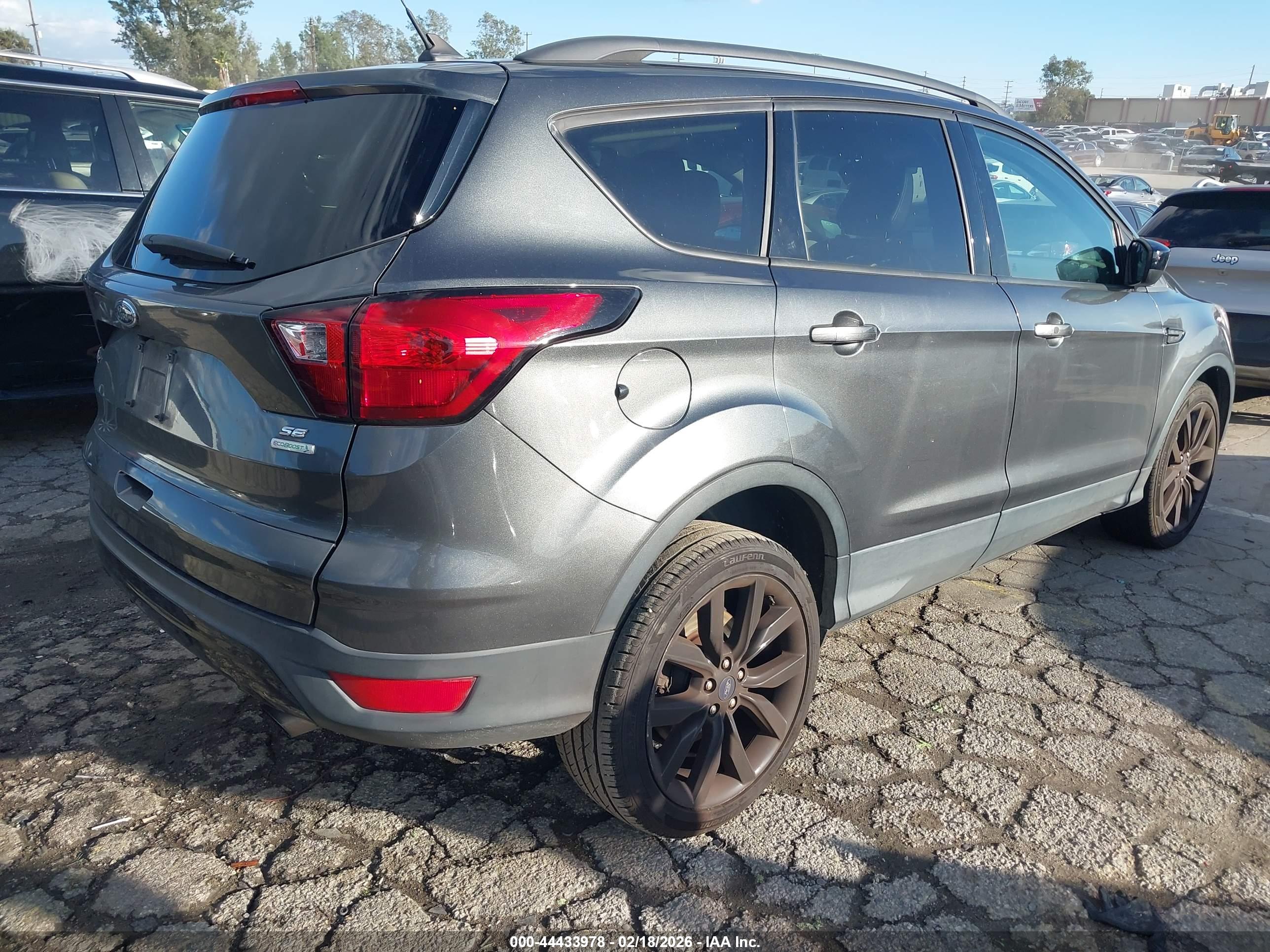 FORD ESCAPE image 4