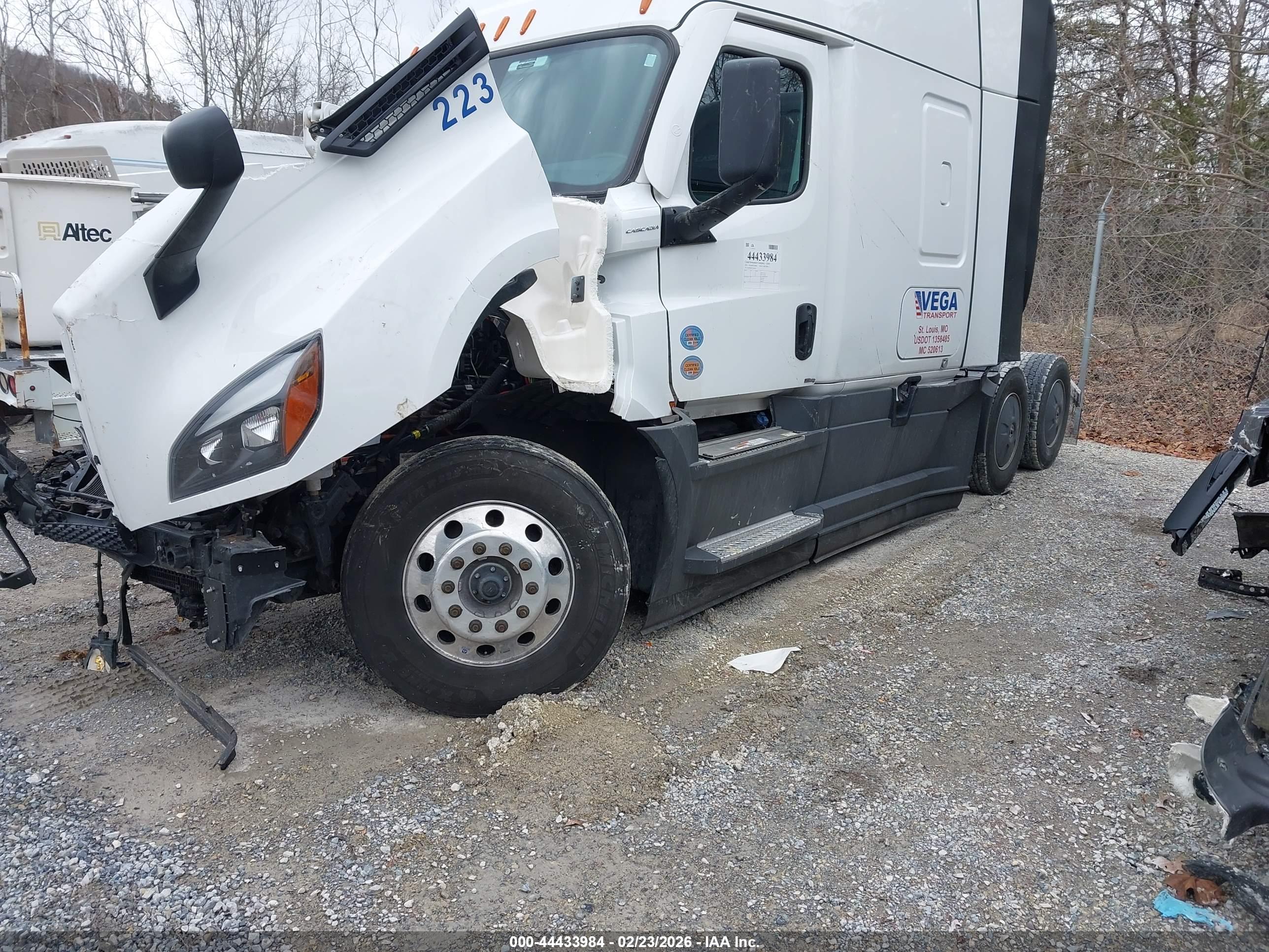 FREIGHTLINER NEW image 2