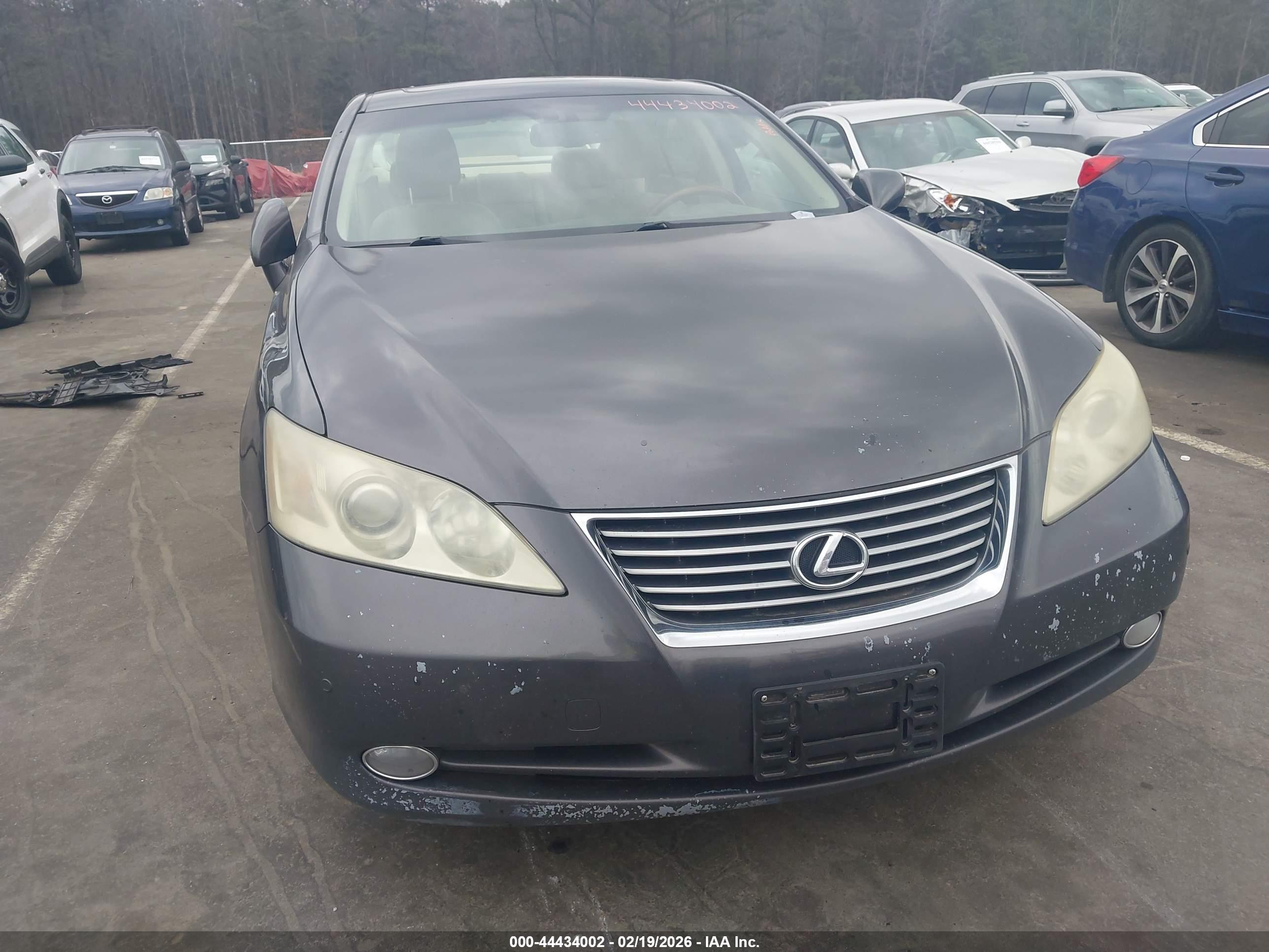 LEXUS ES image 6