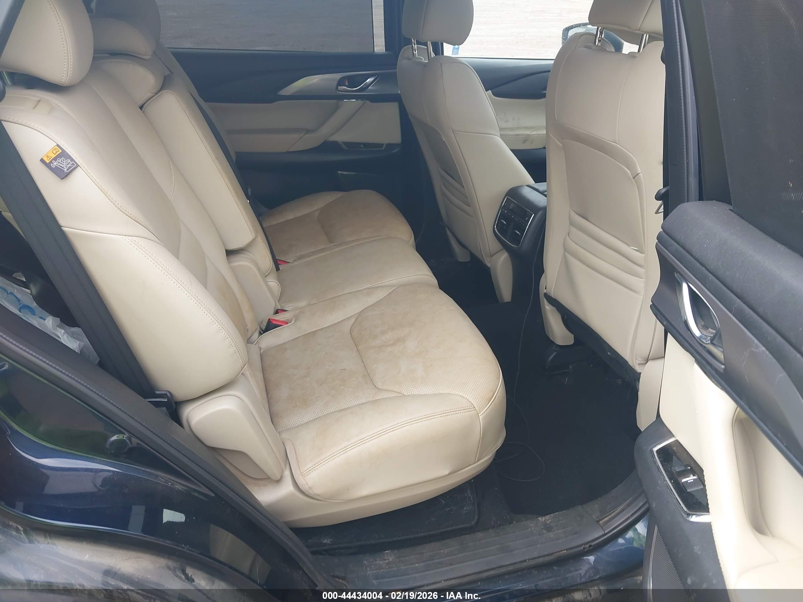 MAZDA CX-9 image 8