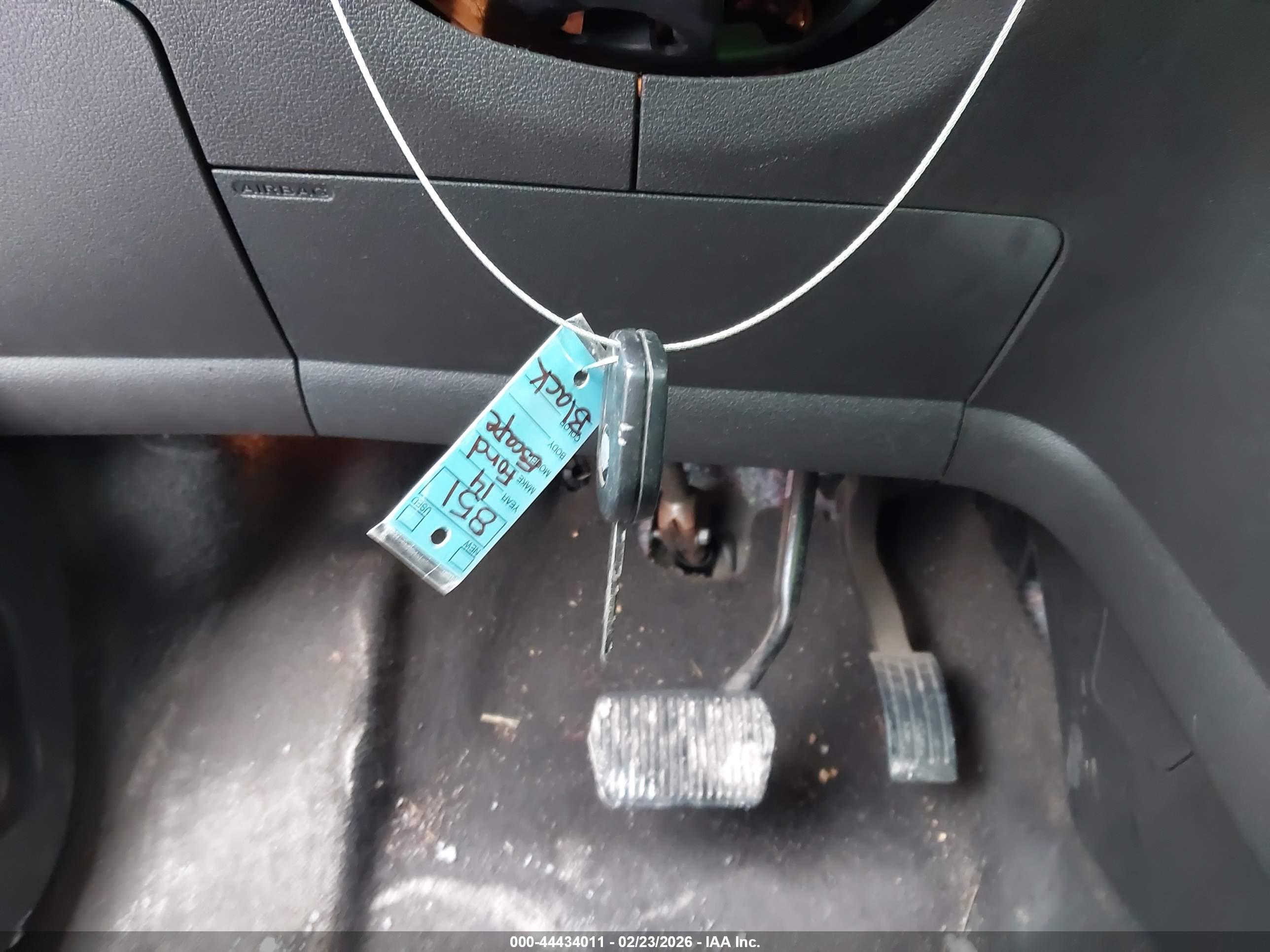 FORD ESCAPE image 11