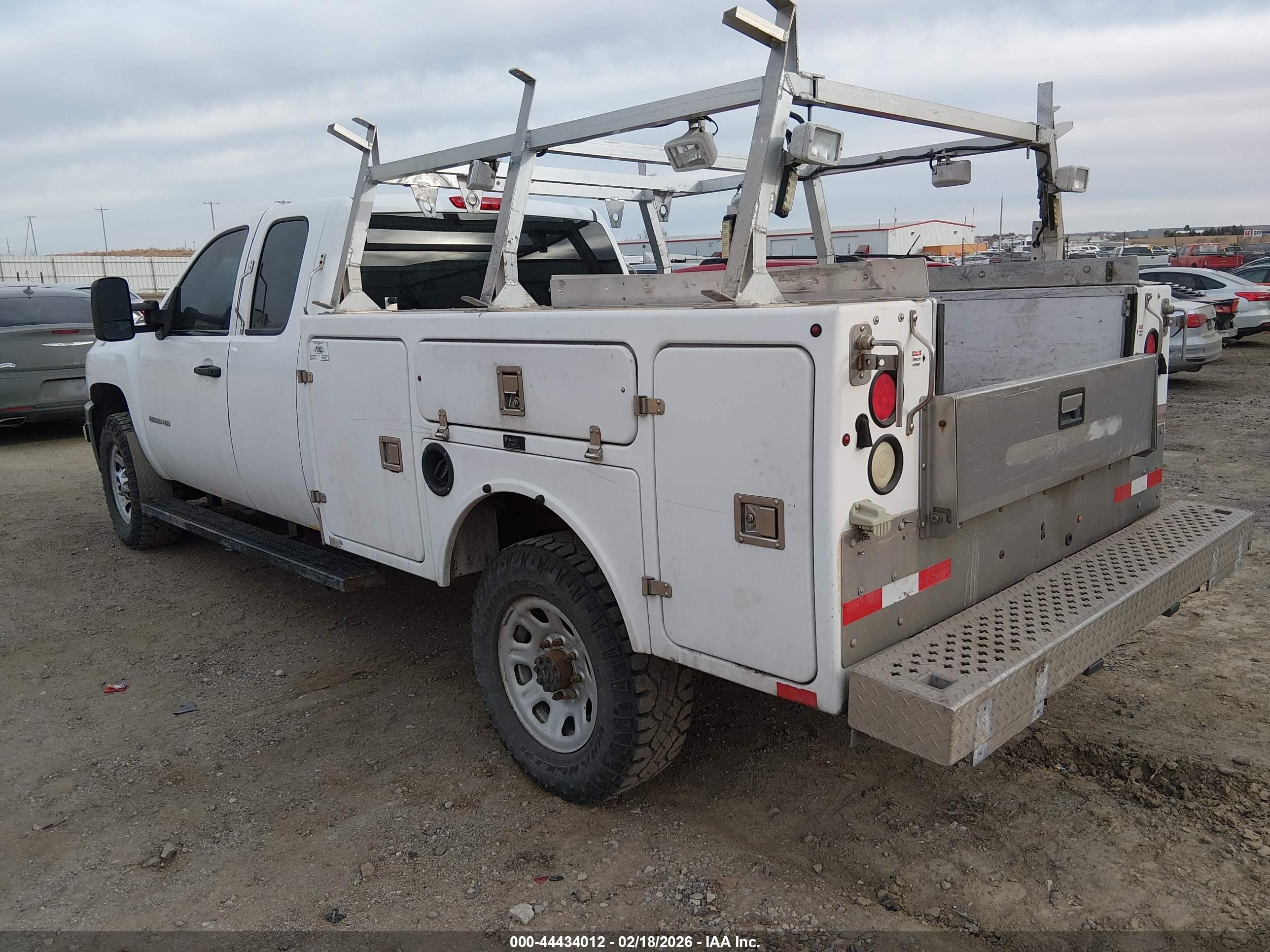 CHEVROLET SILVERADO image 3