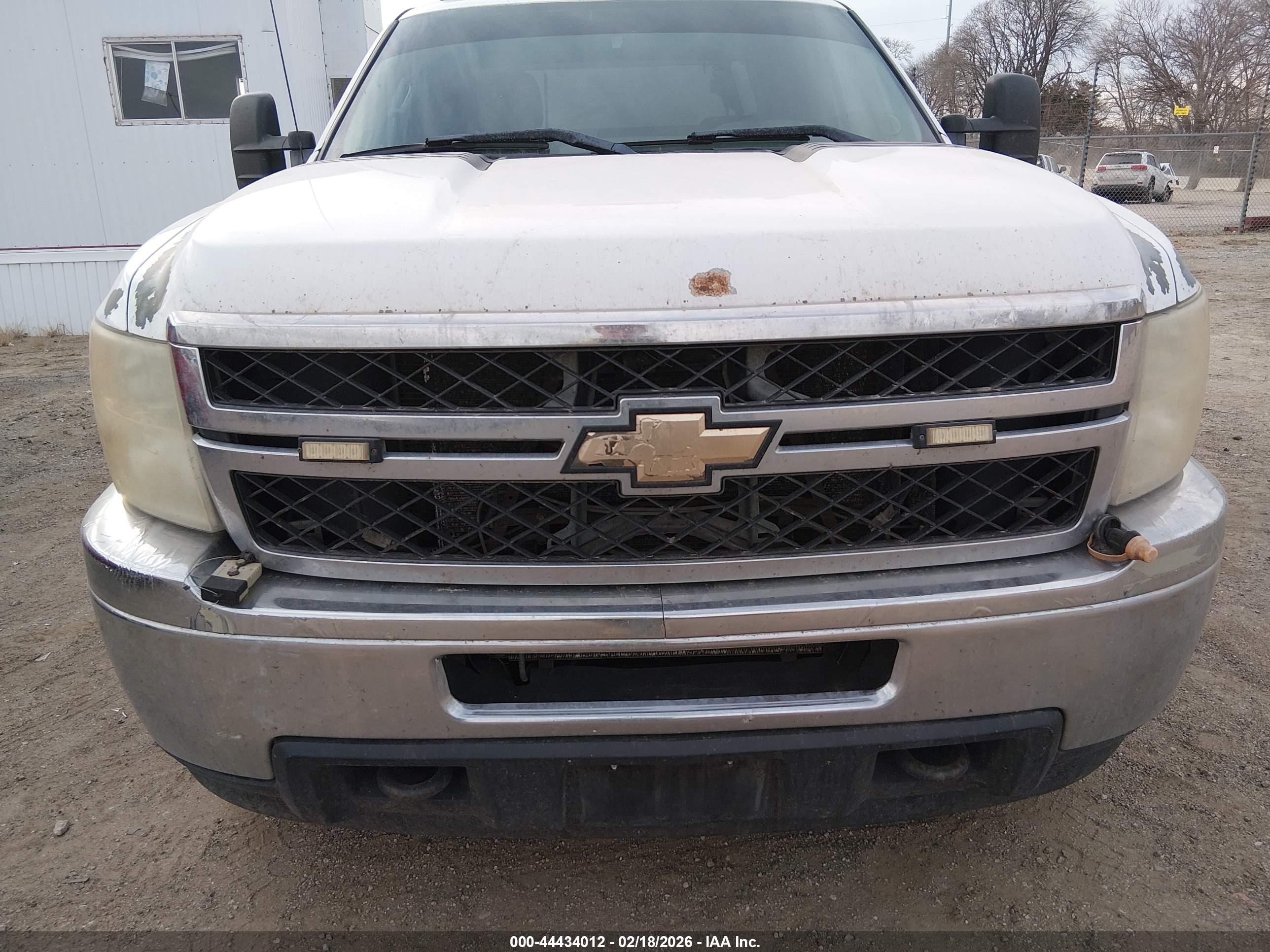 CHEVROLET SILVERADO image 6