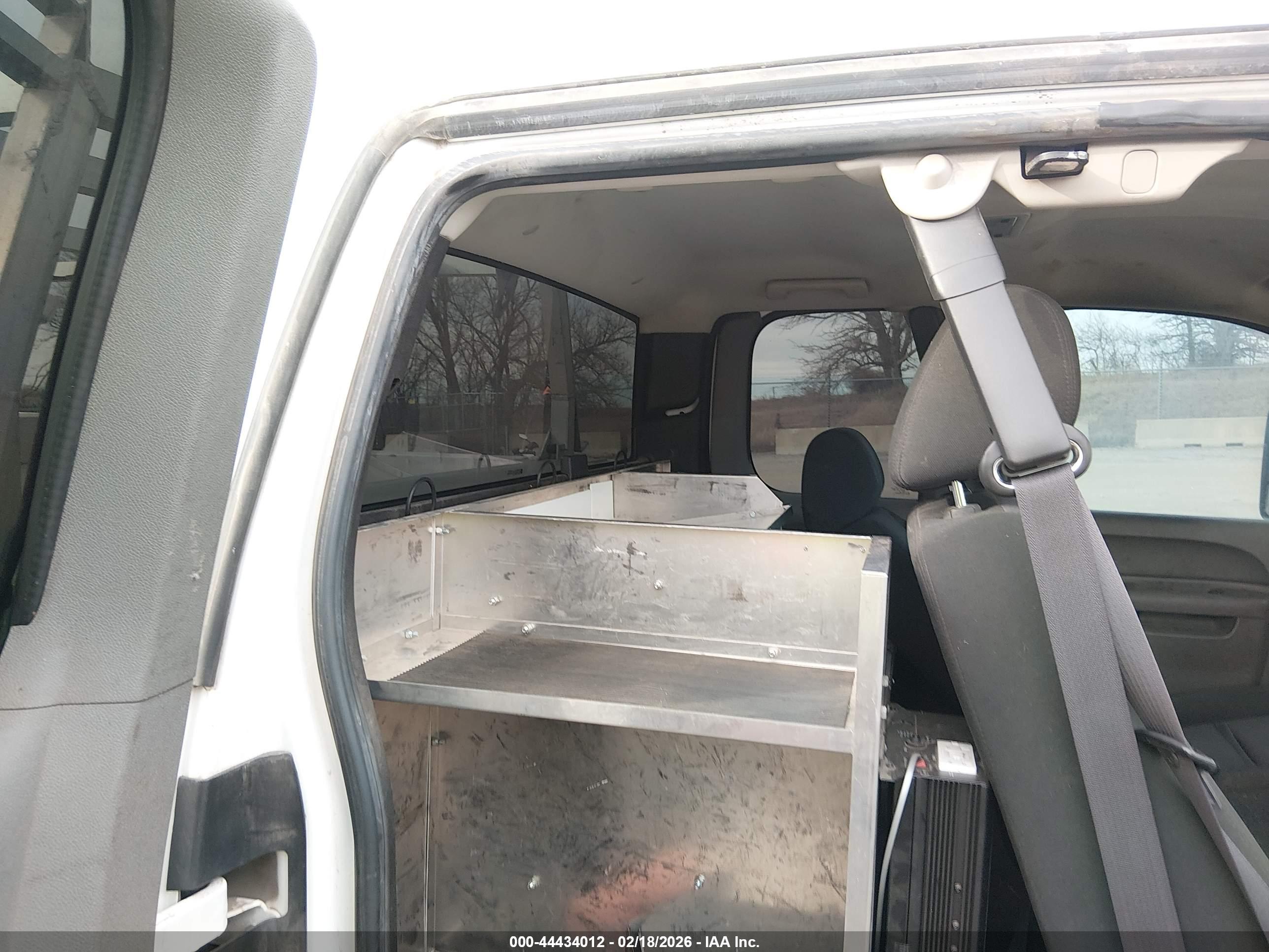 CHEVROLET SILVERADO image 8