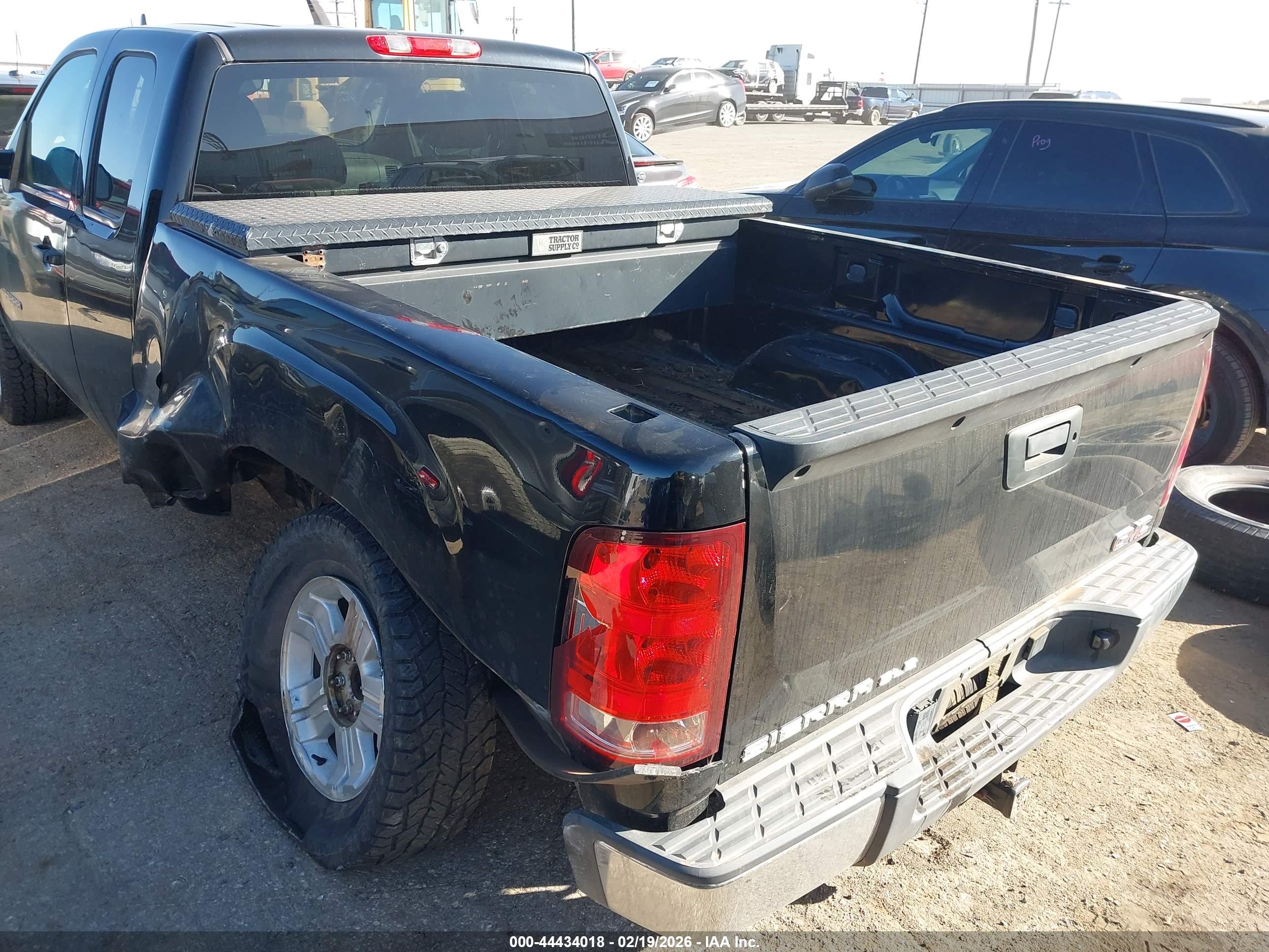 GMC SIERRA image 6