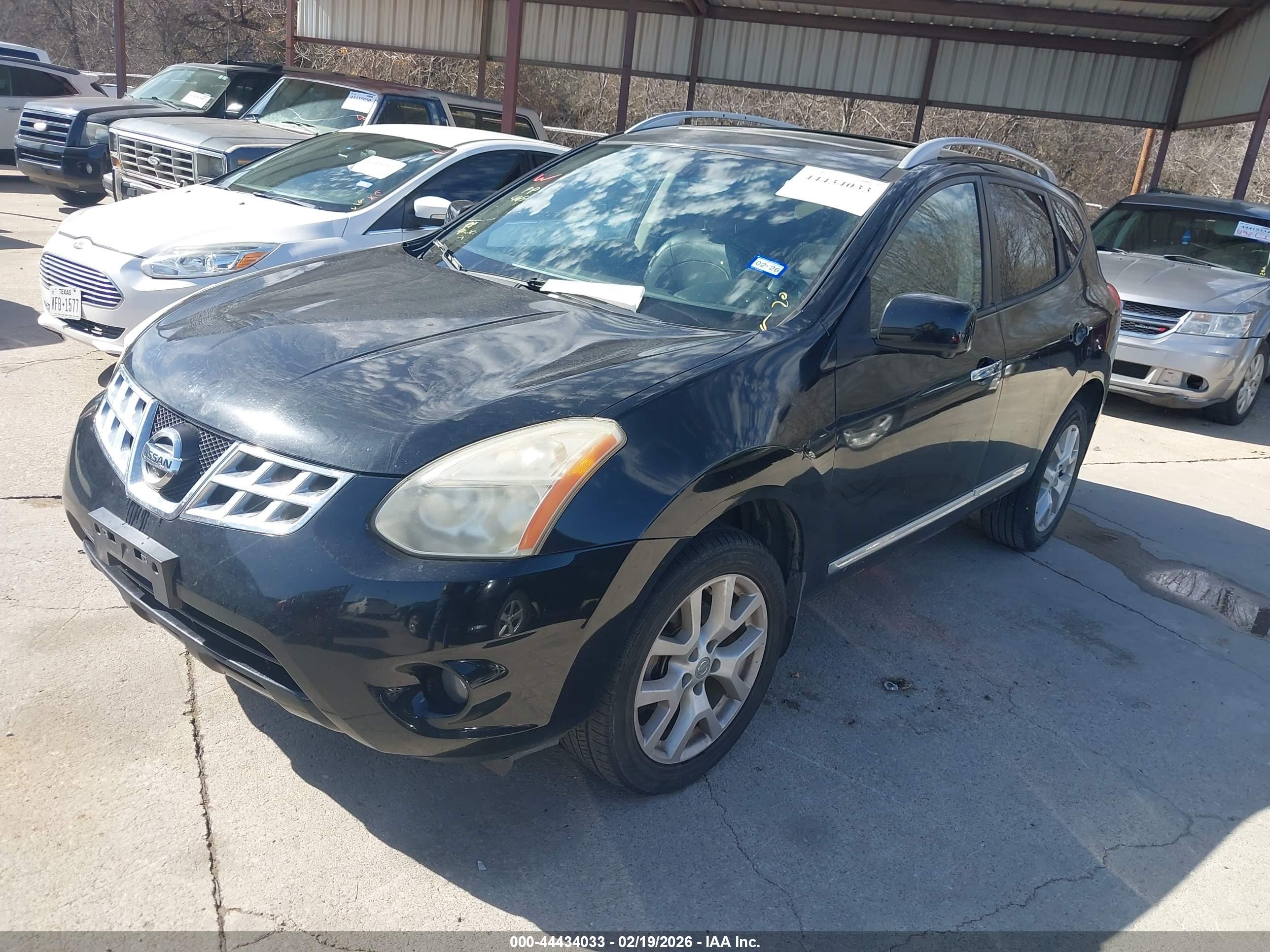 NISSAN ROGUE image 2