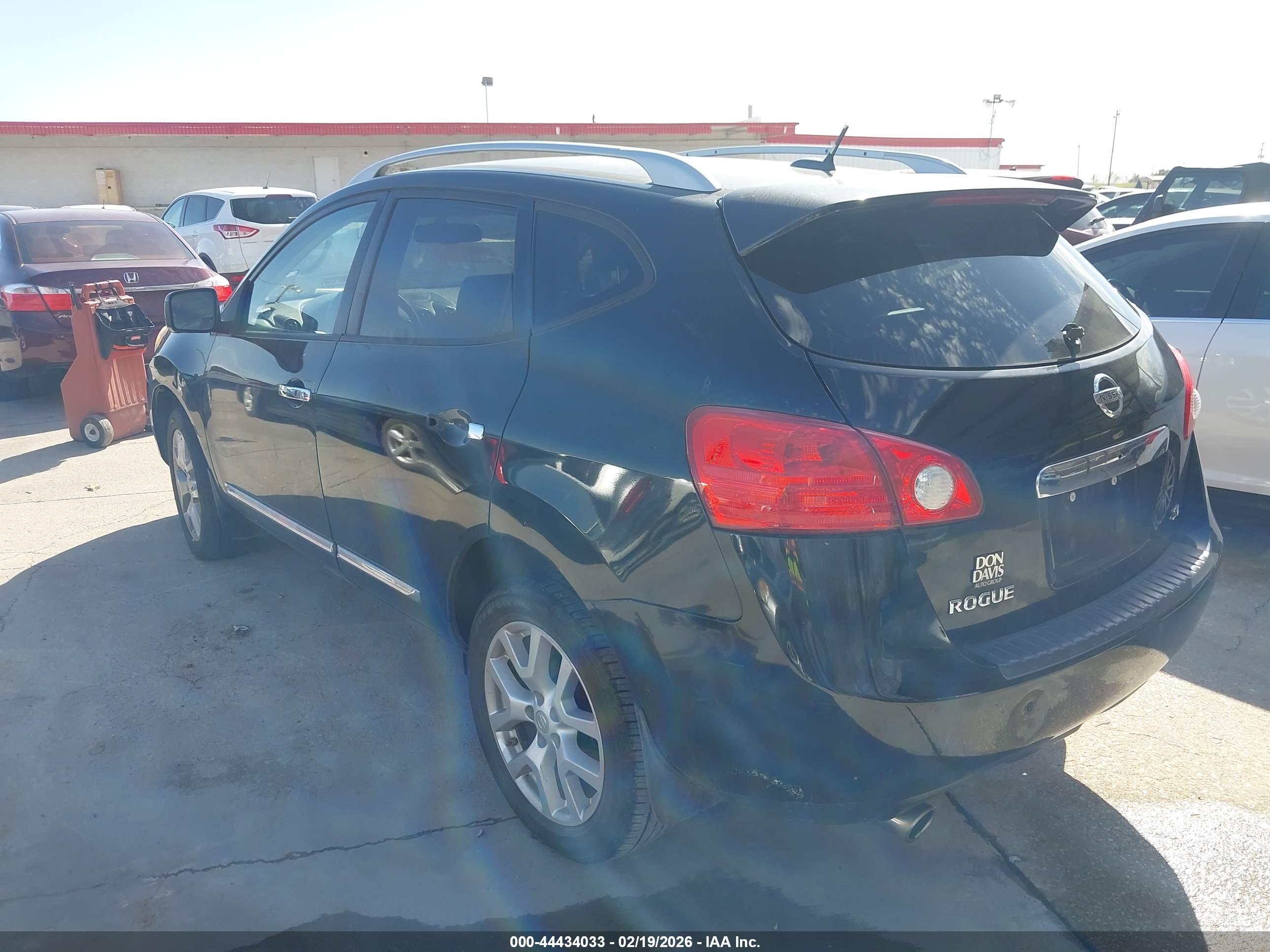 NISSAN ROGUE image 3