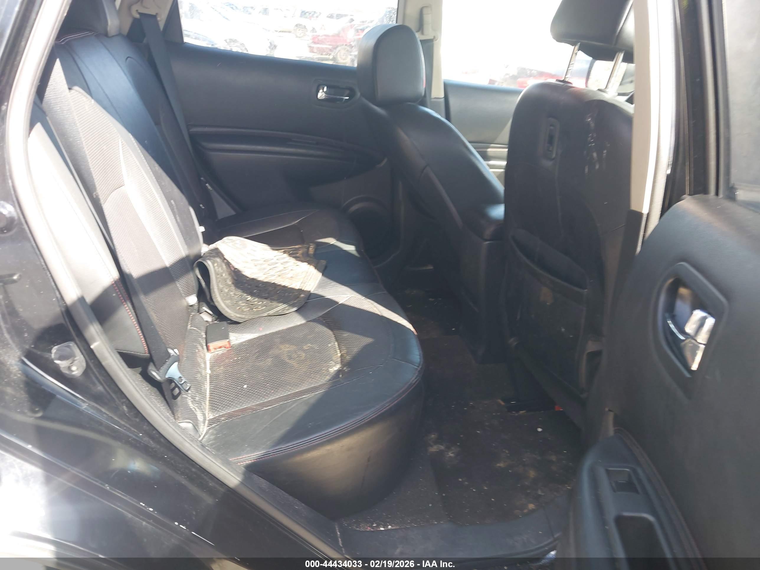 NISSAN ROGUE image 8