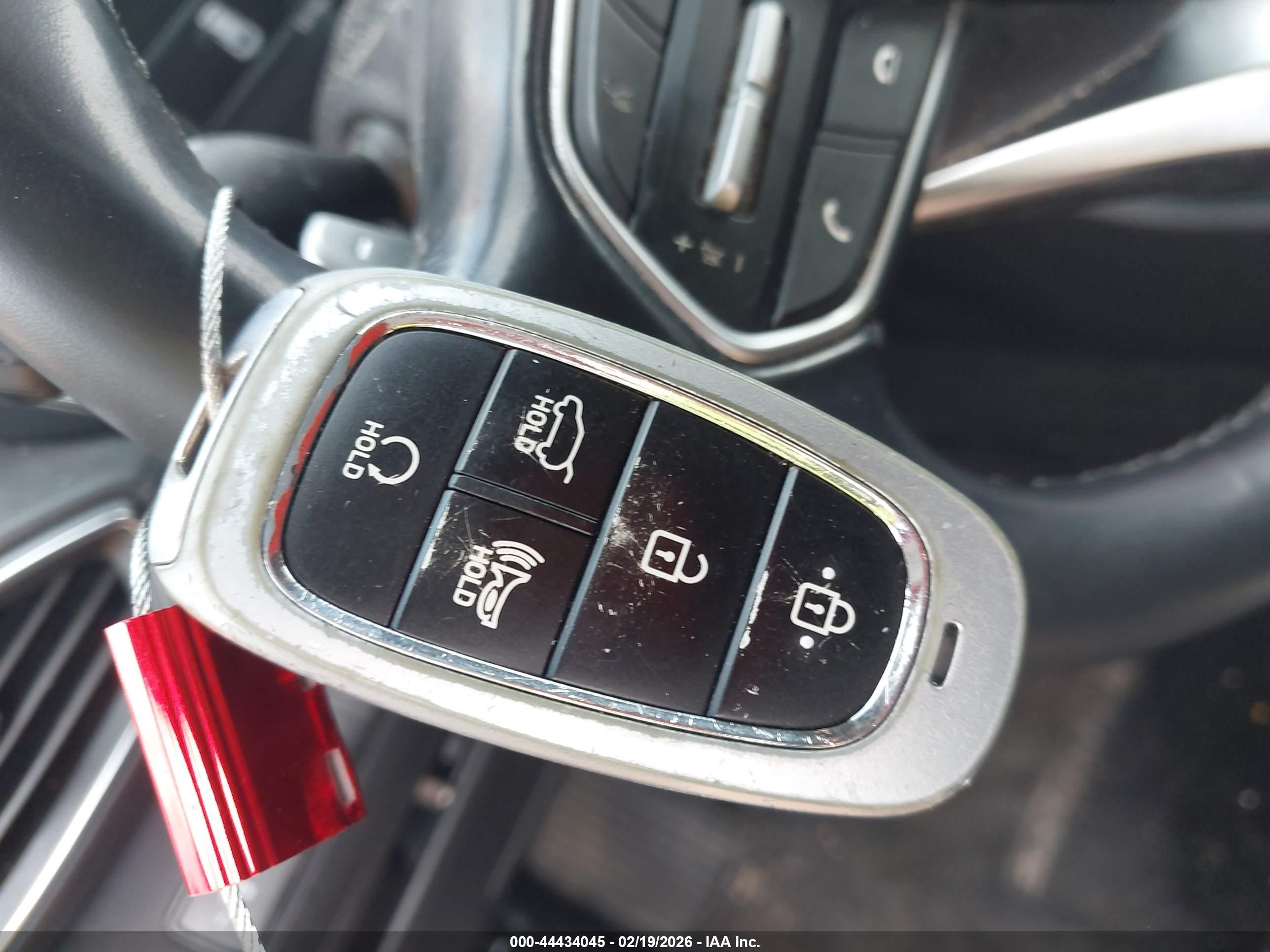 HYUNDAI SANTA image 11