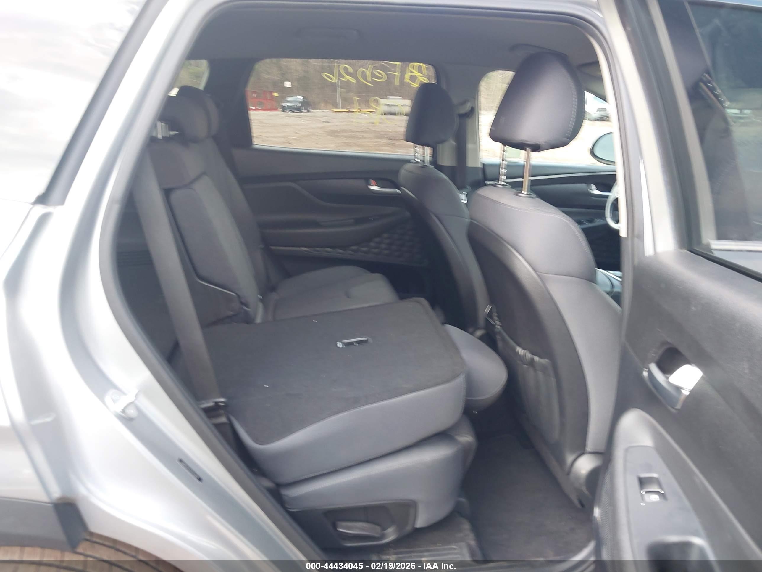 HYUNDAI SANTA image 8