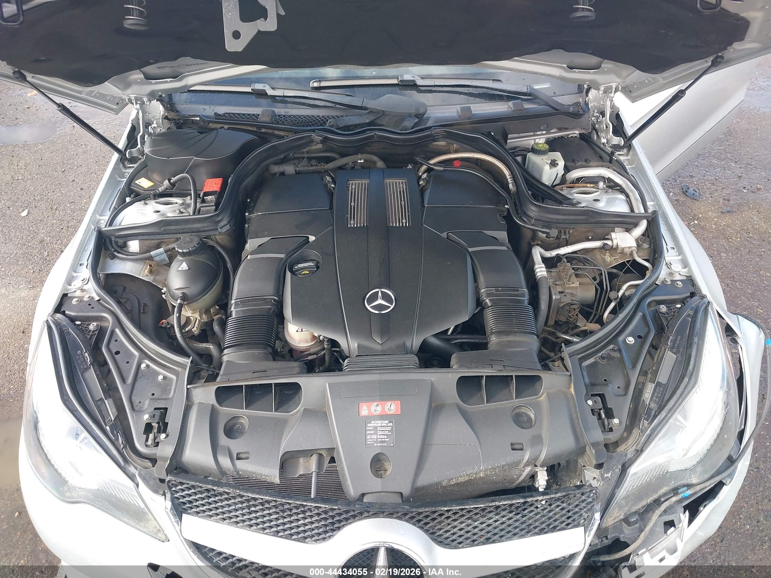 MERCEDES-BENZ E image 10