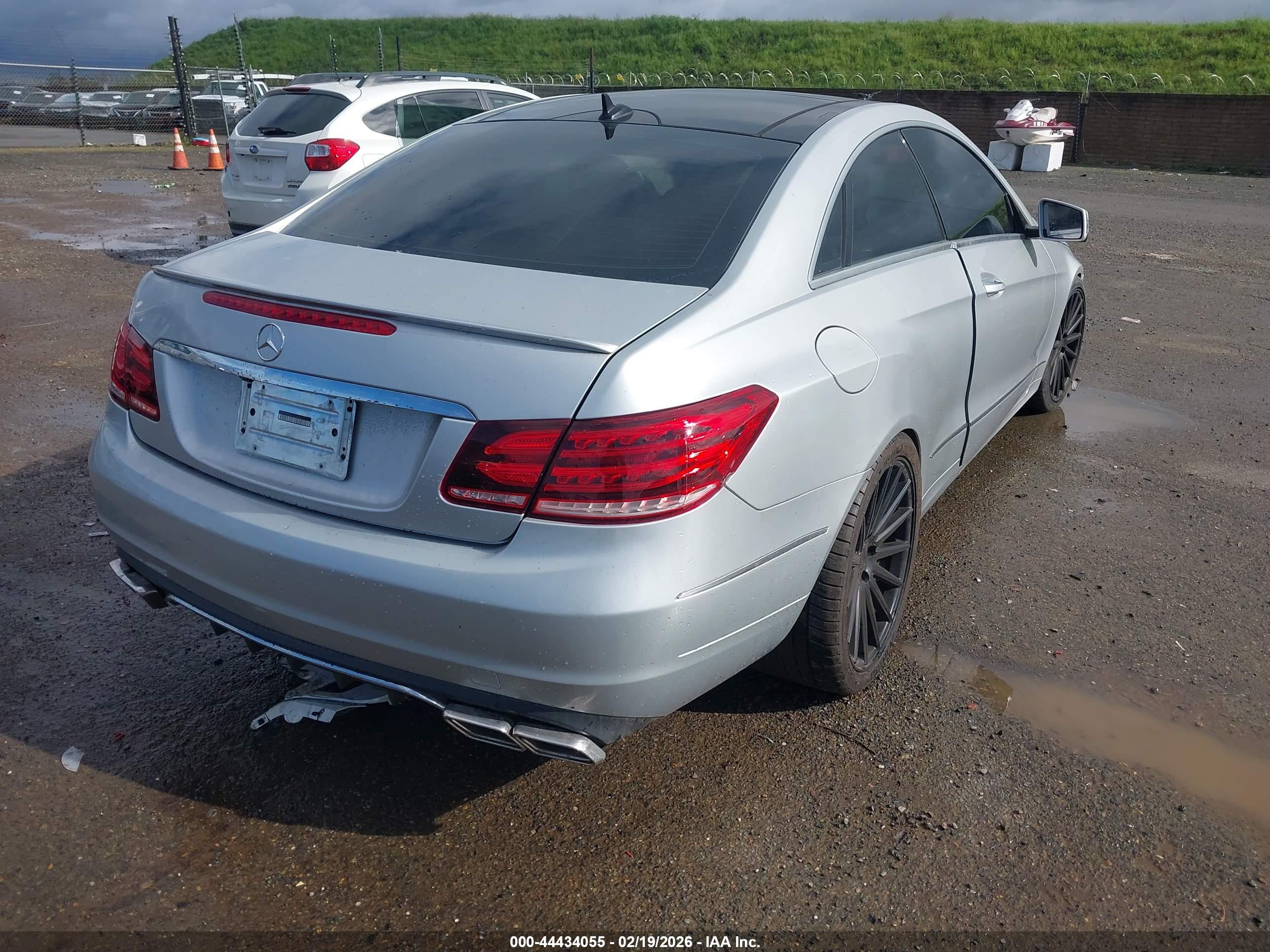 MERCEDES-BENZ E image 4