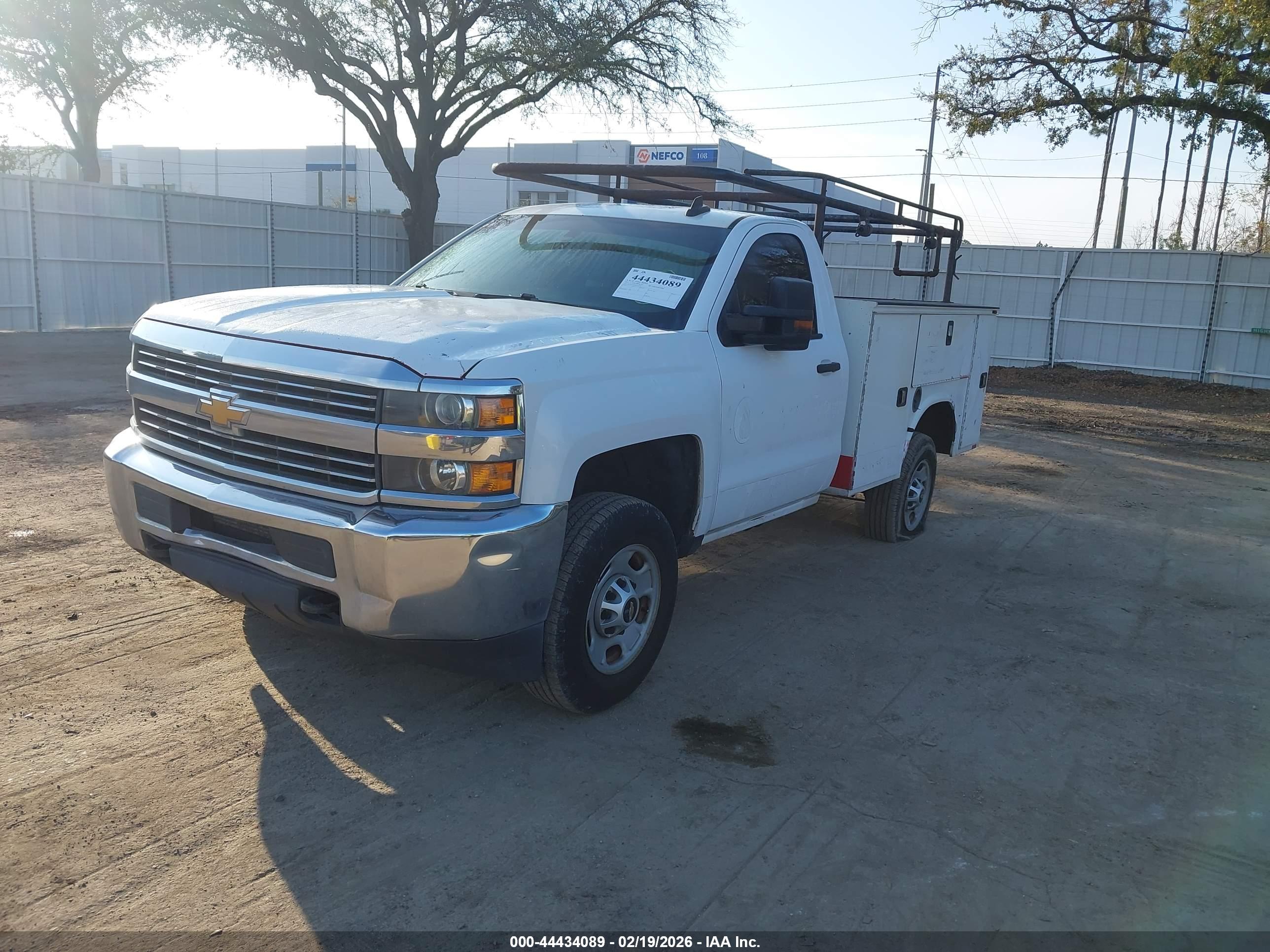CHEVROLET SILVERADO image 2