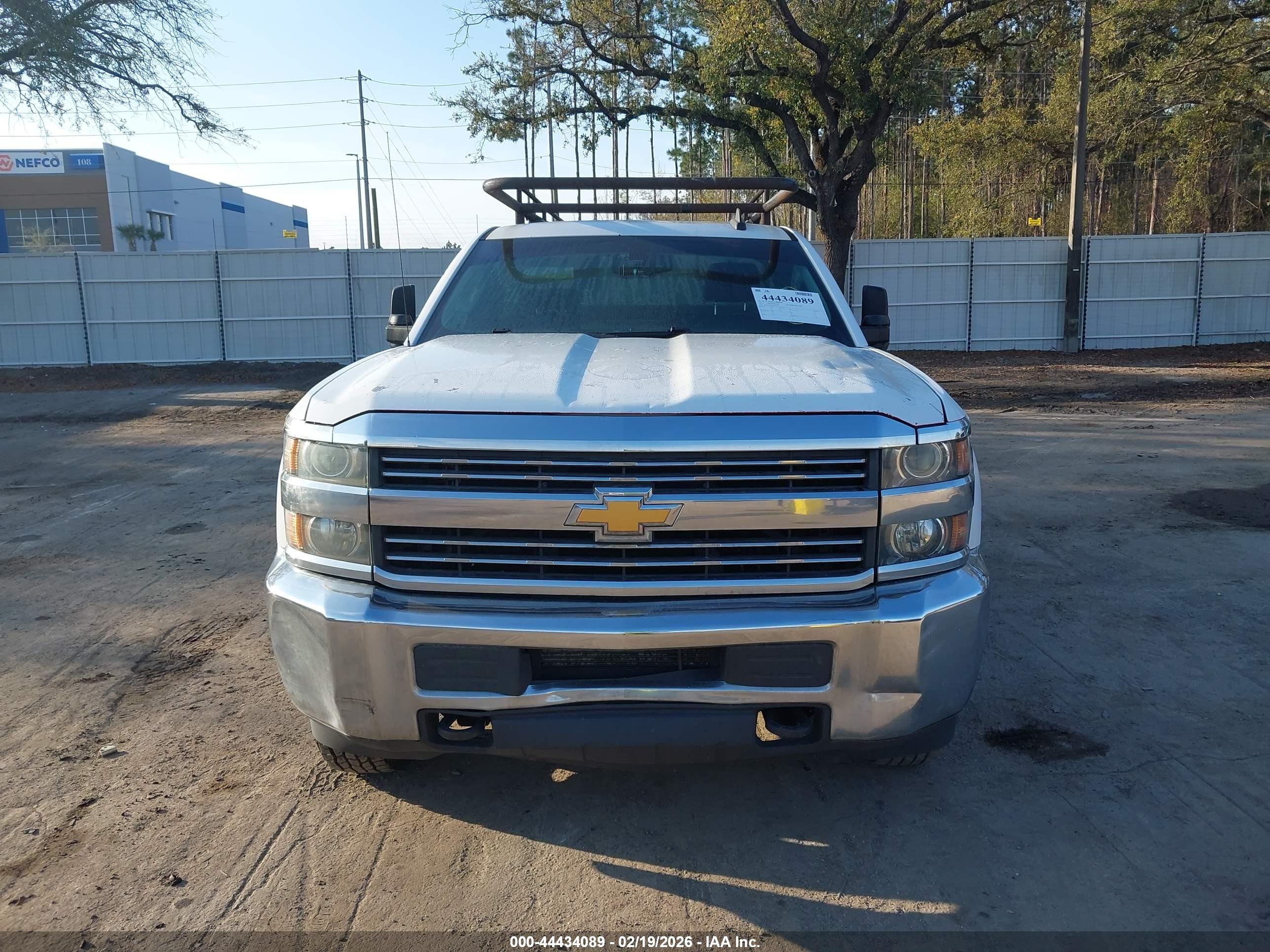 CHEVROLET SILVERADO image 6