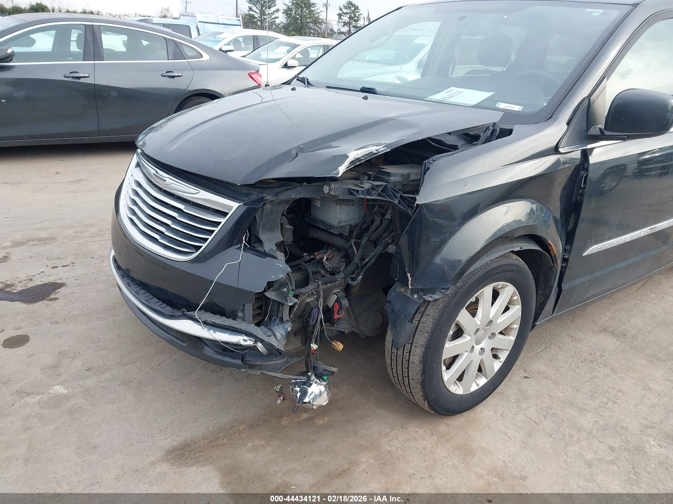 CHRYSLER TOWN image 6