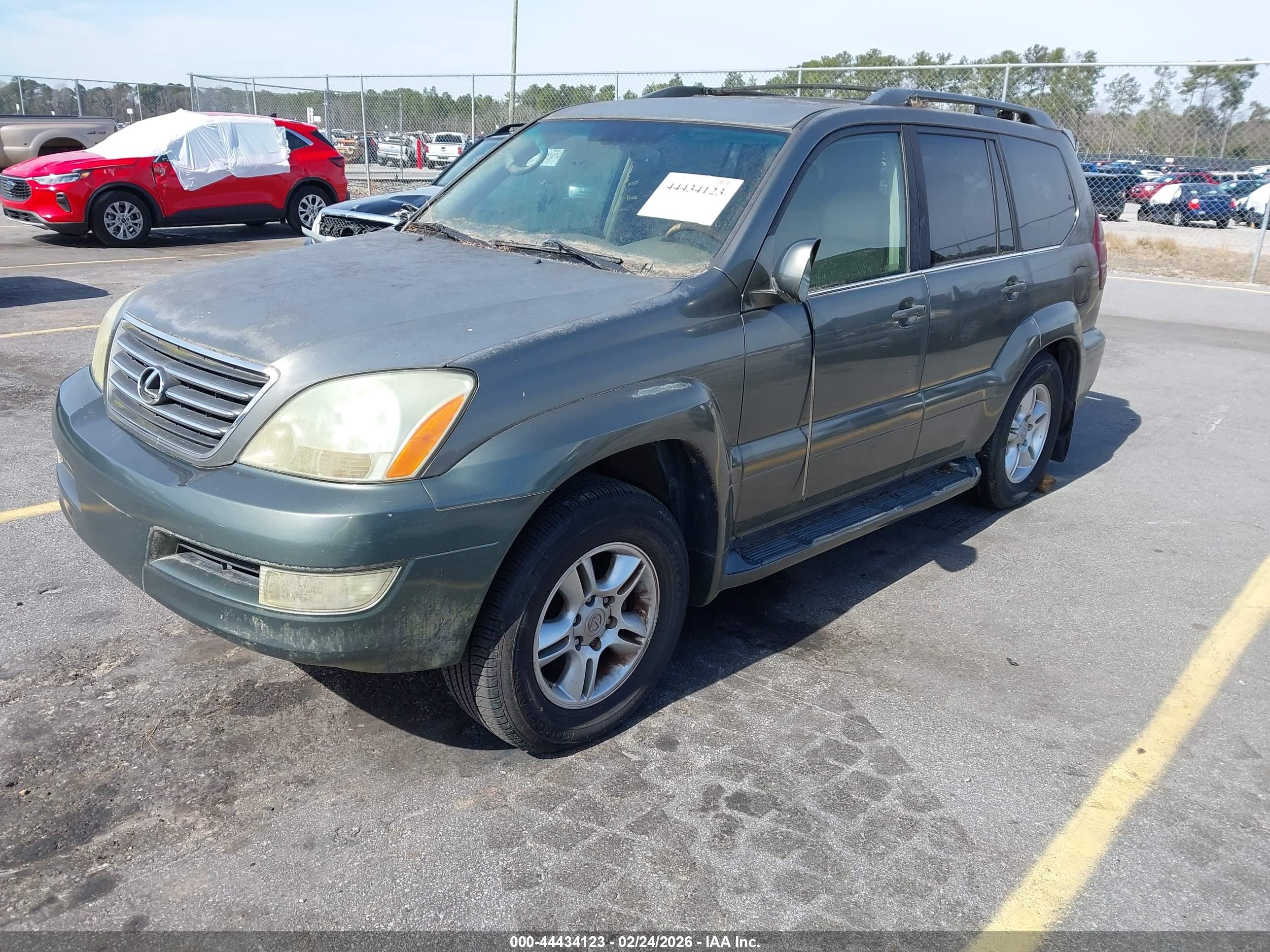 LEXUS GX image 2