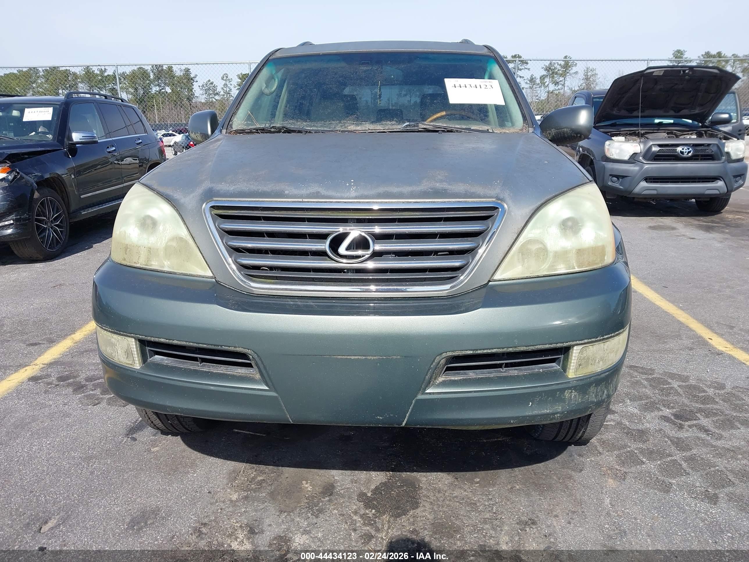 LEXUS GX image 6