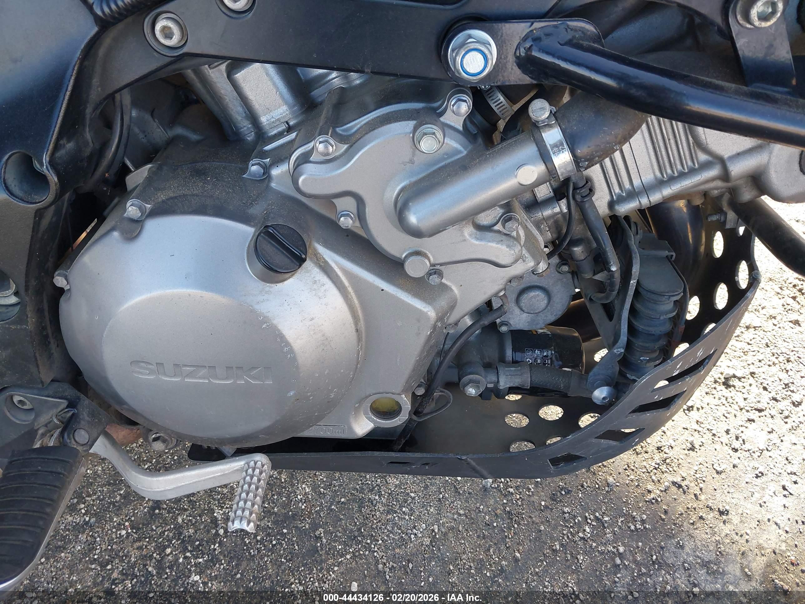 SUZUKI DL1000 image 8