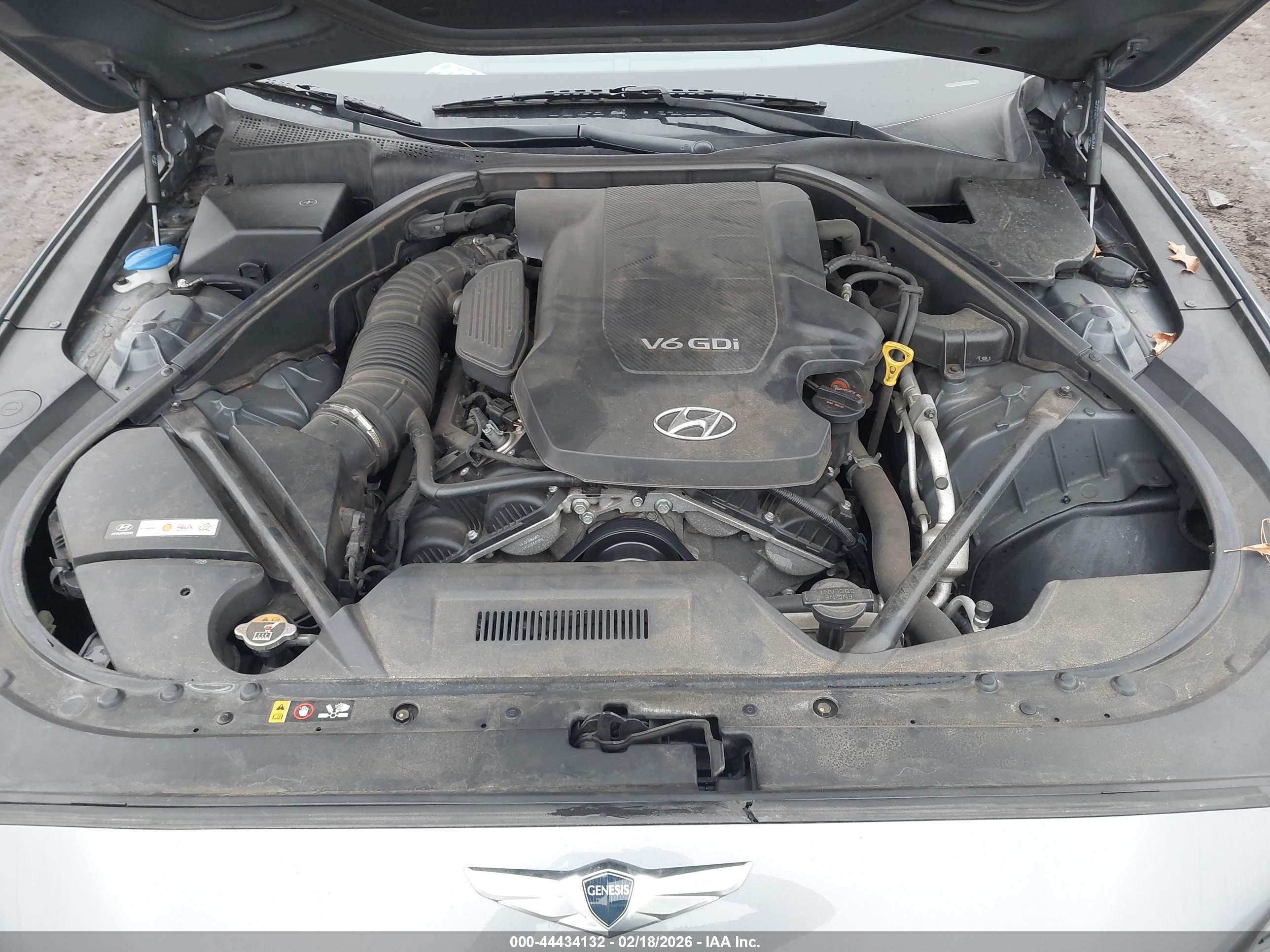 HYUNDAI GENESIS image 10