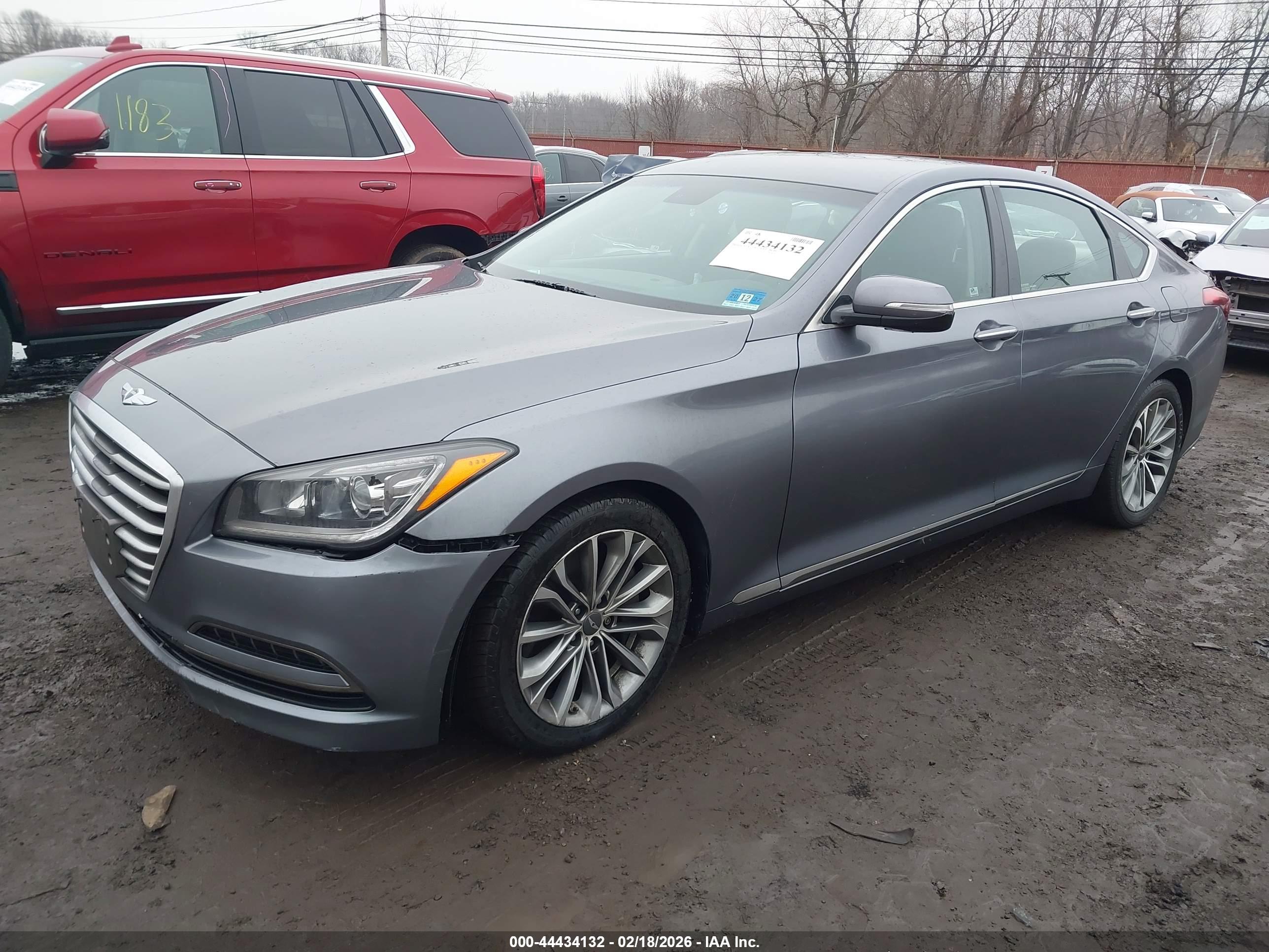 HYUNDAI GENESIS image 2