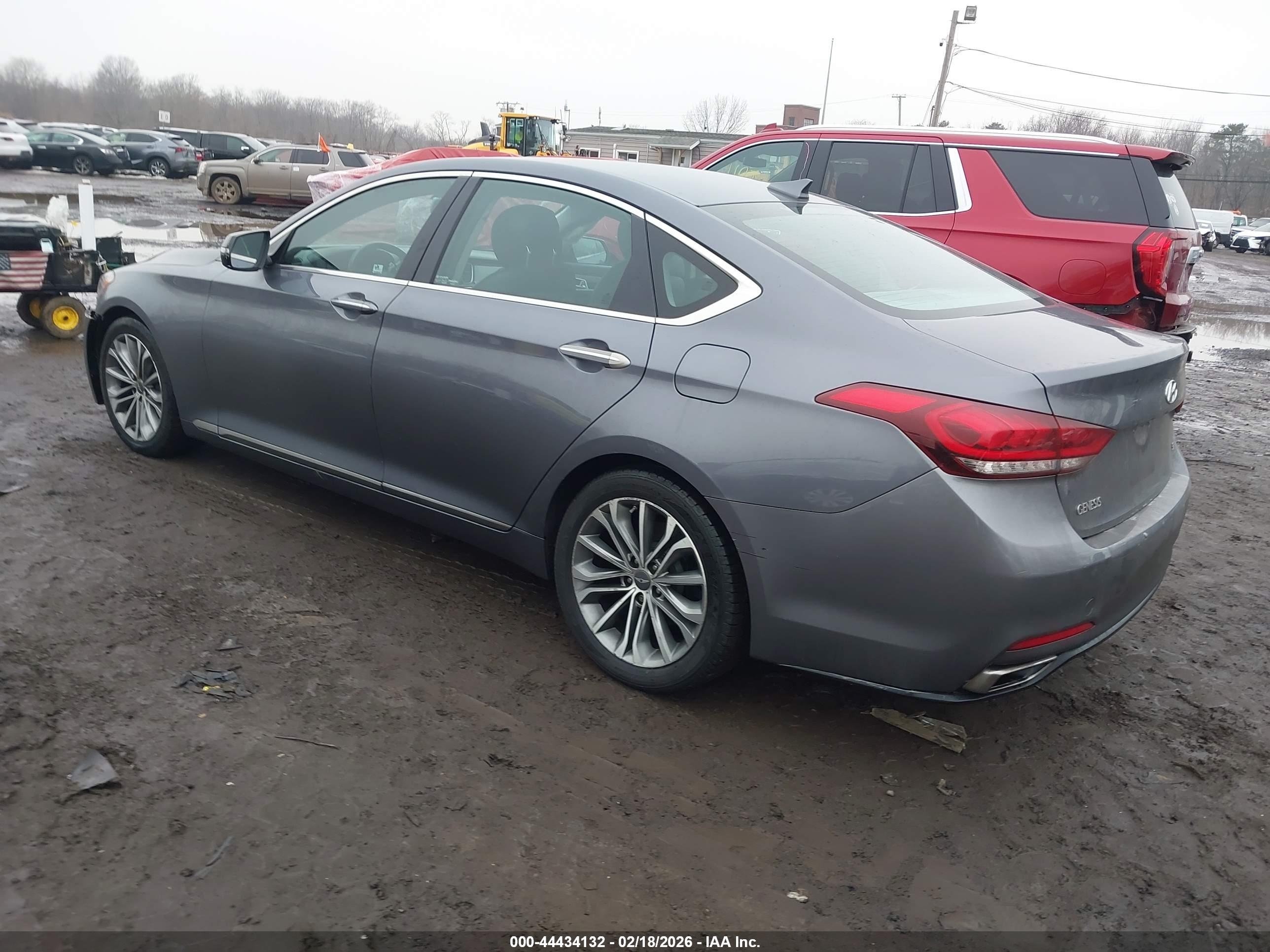 HYUNDAI GENESIS image 3