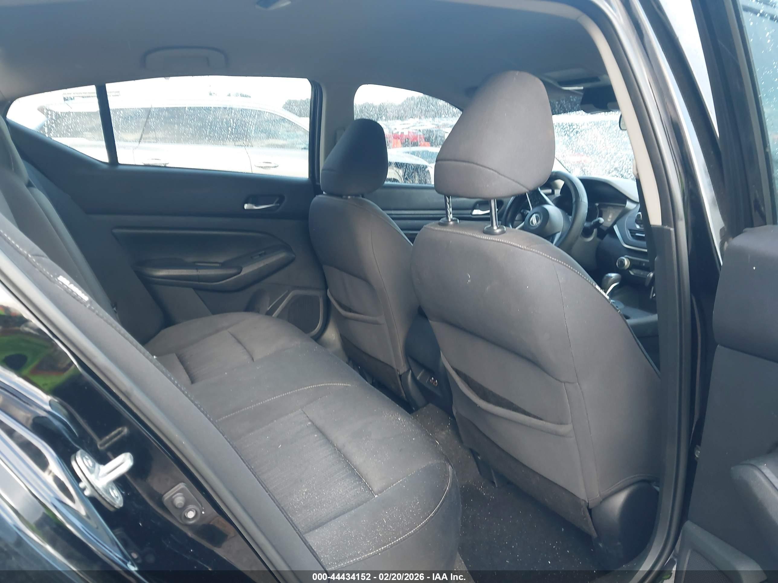 NISSAN ALTIMA image 8