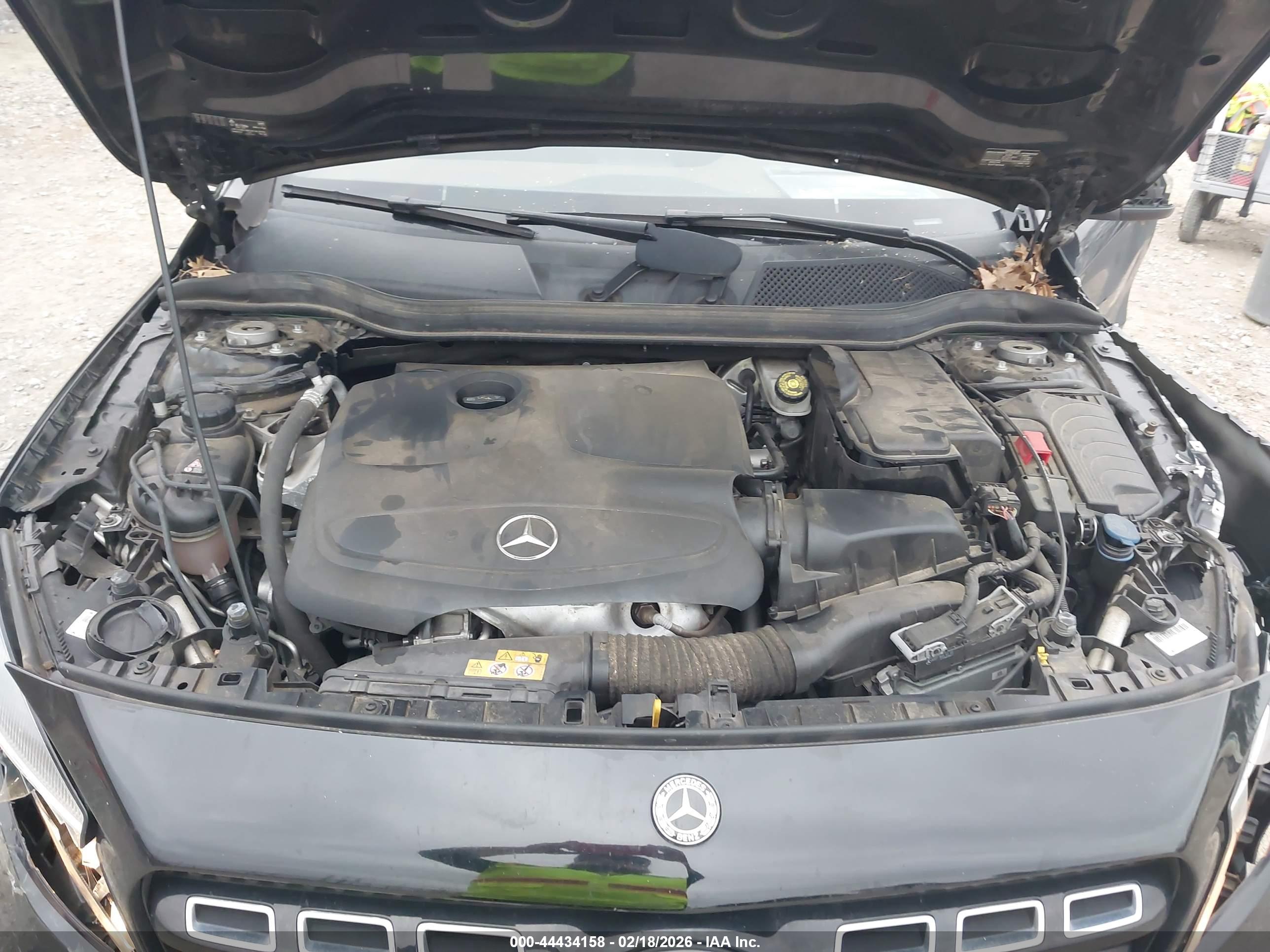 MERCEDES-BENZ GLA image 10