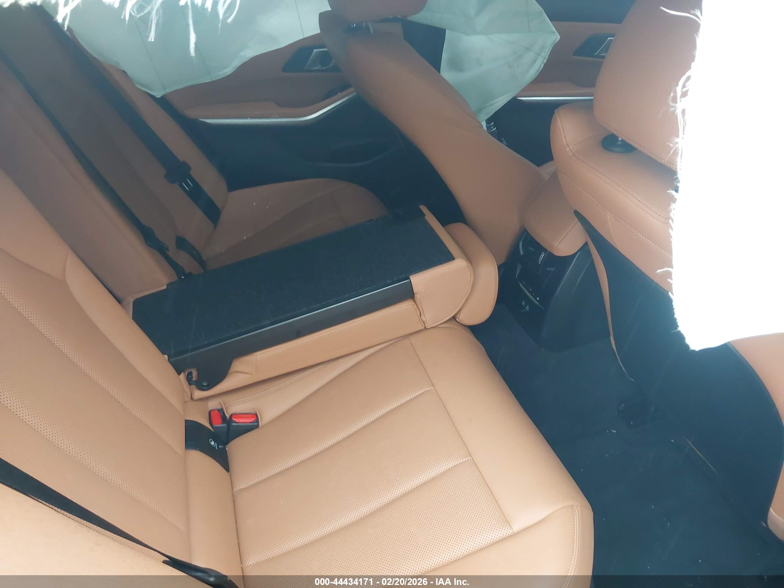 BMW 330I image 8