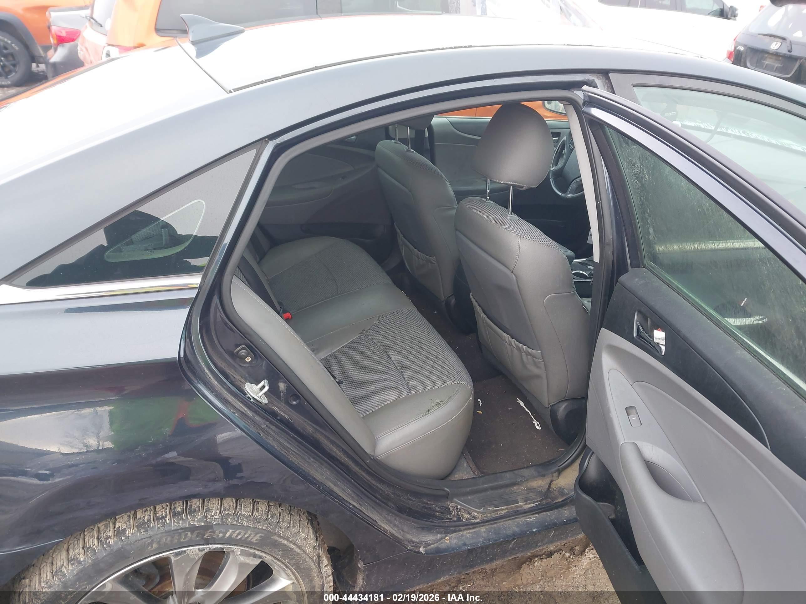 HYUNDAI SONATA image 8