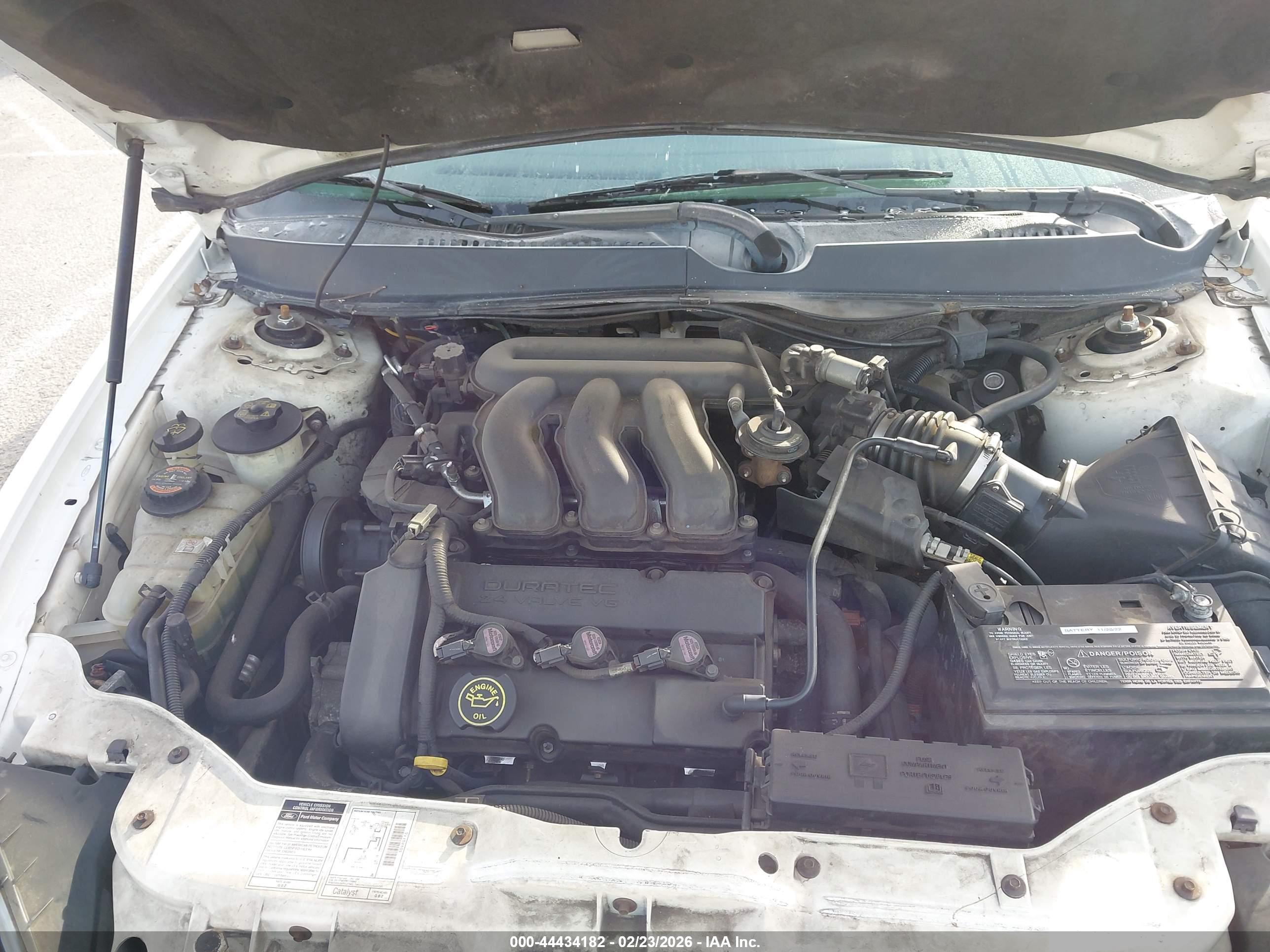 FORD TAURUS image 10