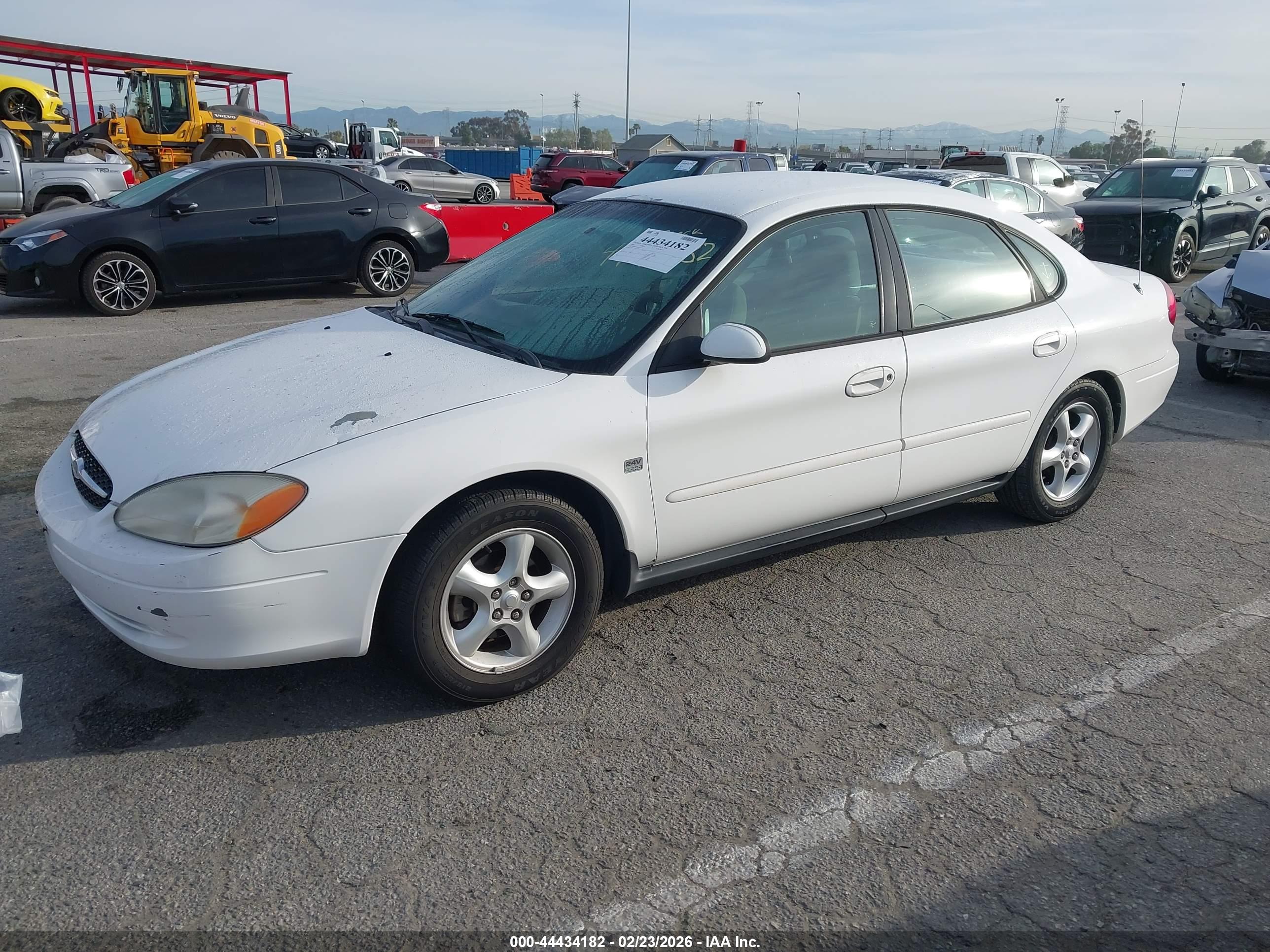 FORD TAURUS image 2