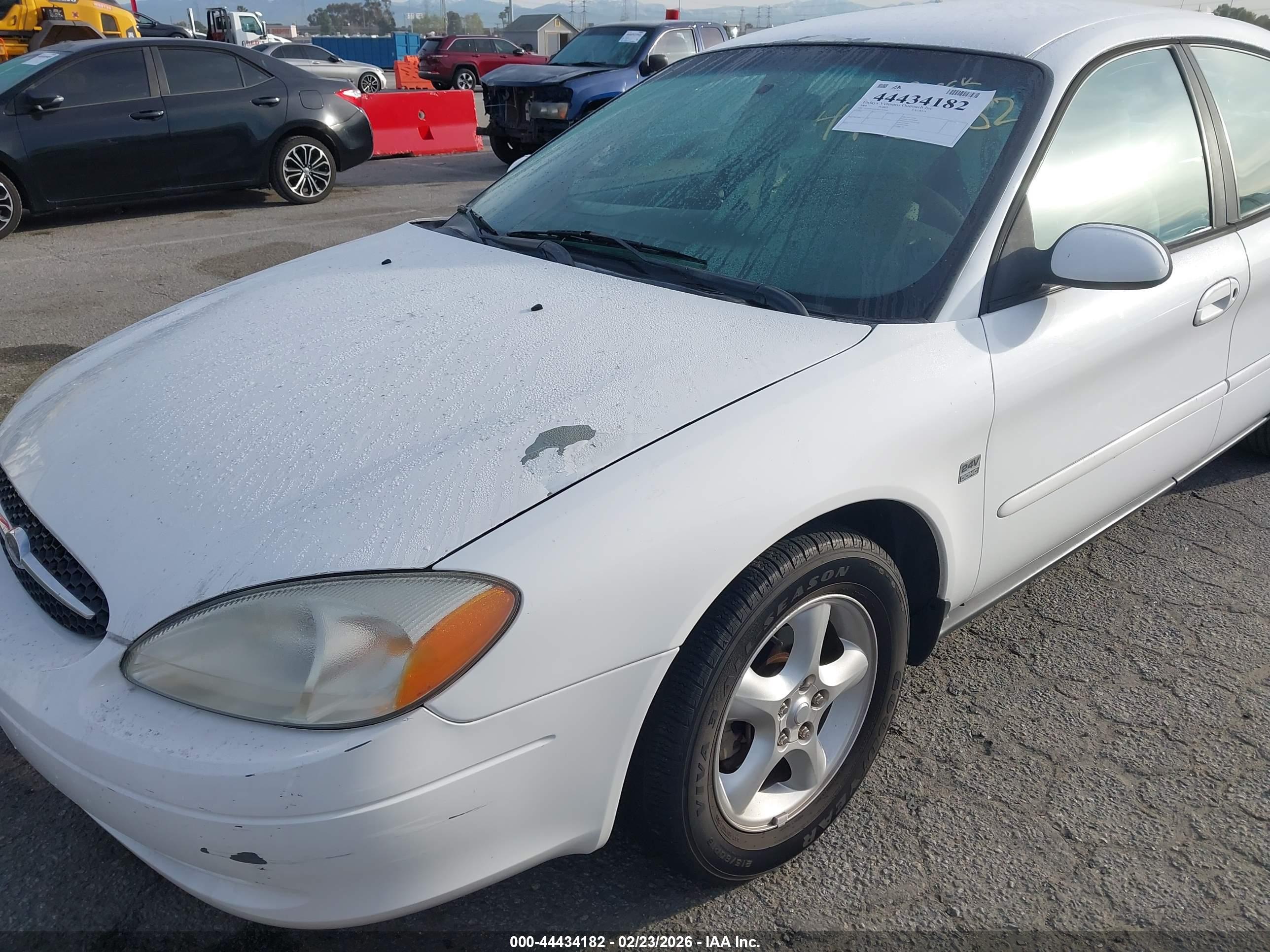FORD TAURUS image 6