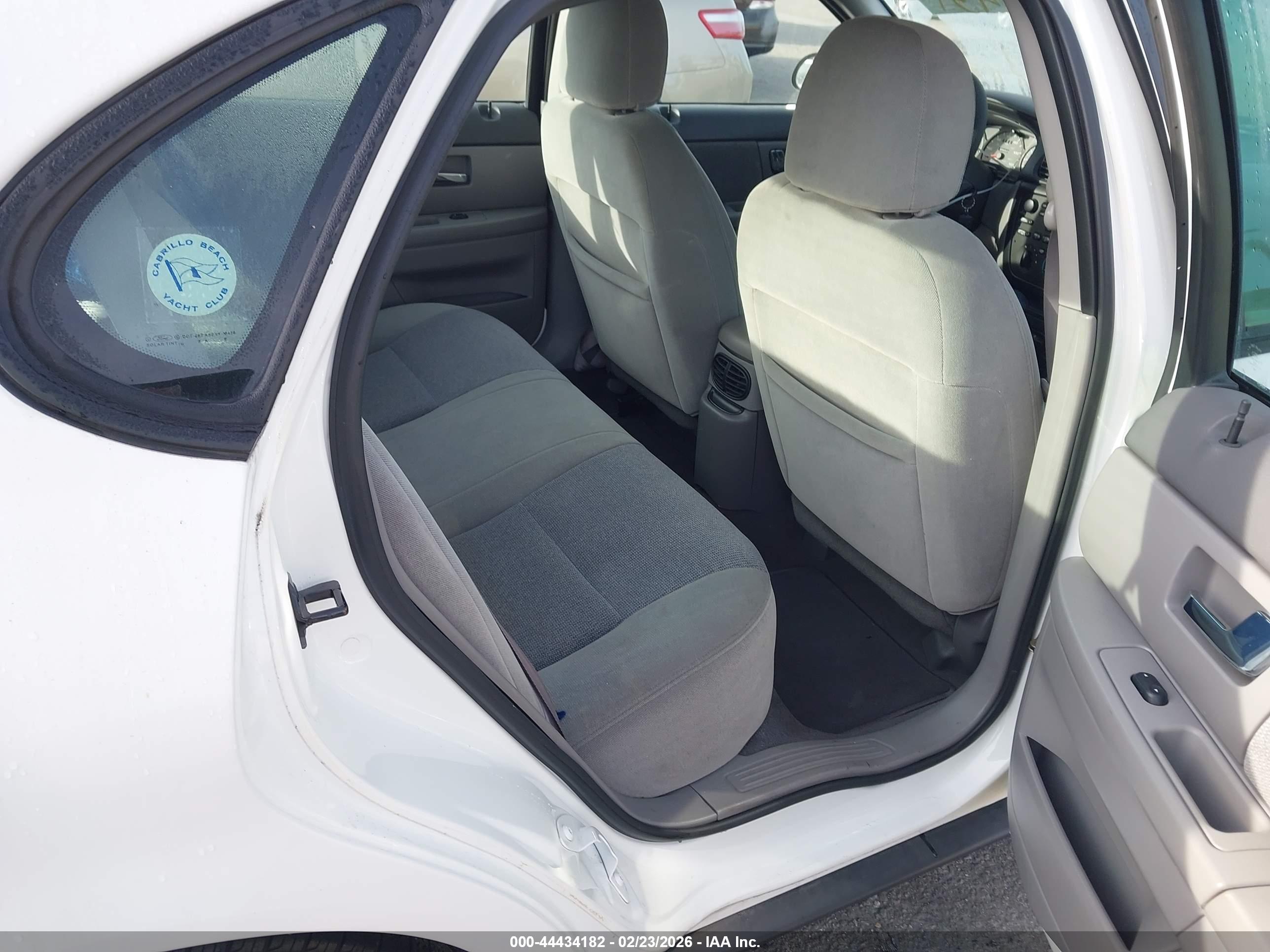 FORD TAURUS image 8