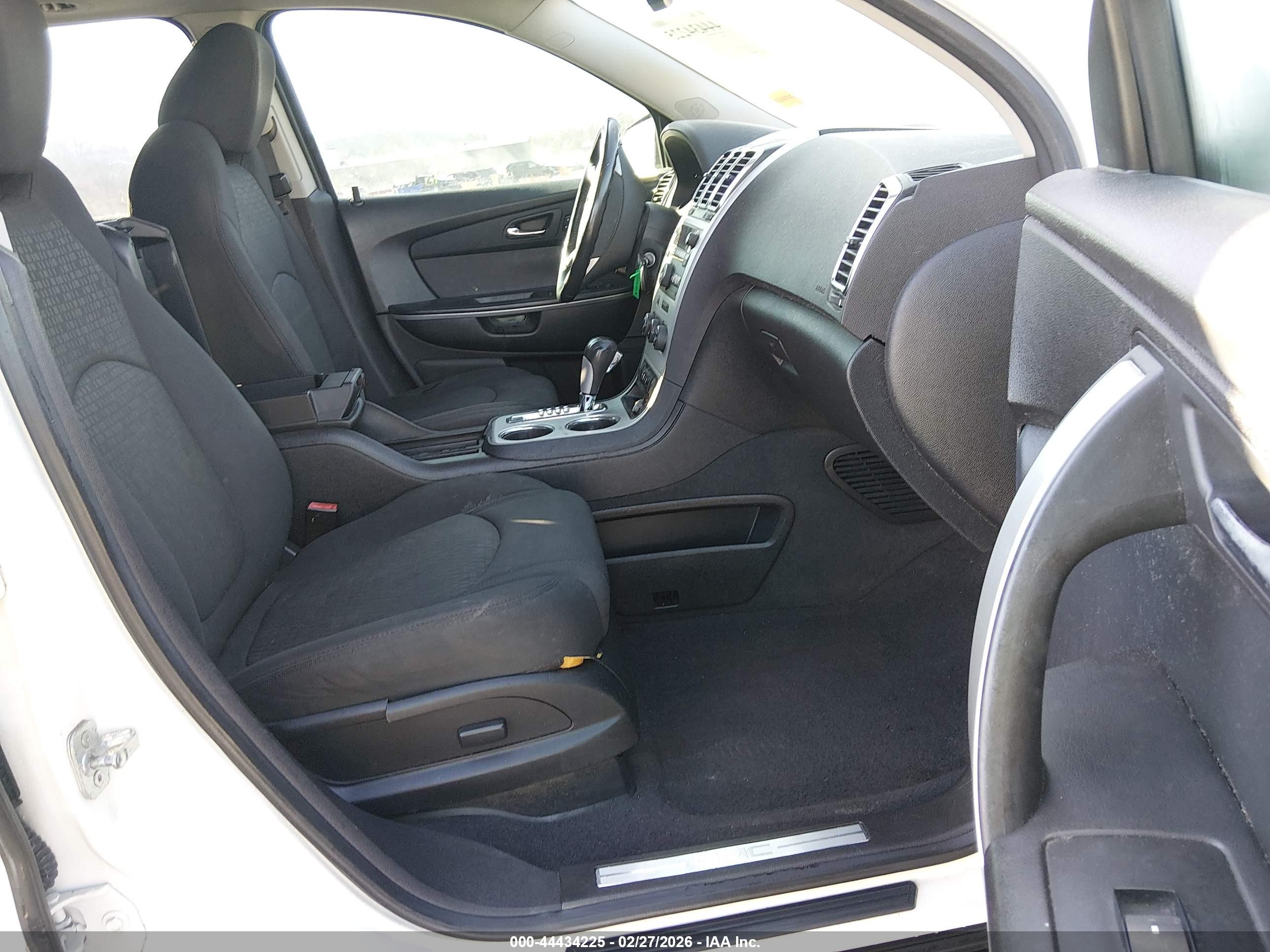 GMC ACADIA image 5