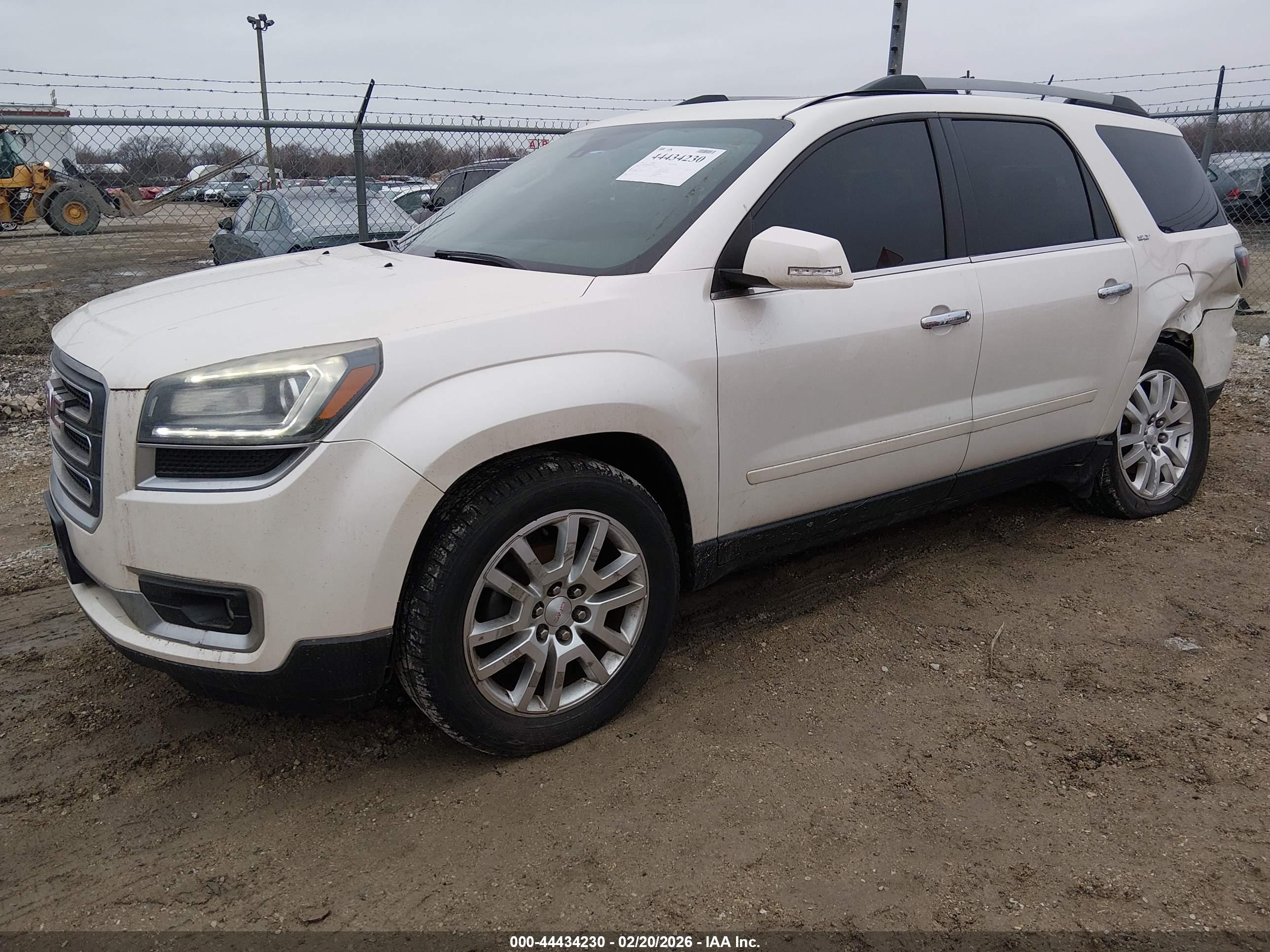 GMC ACADIA image 2
