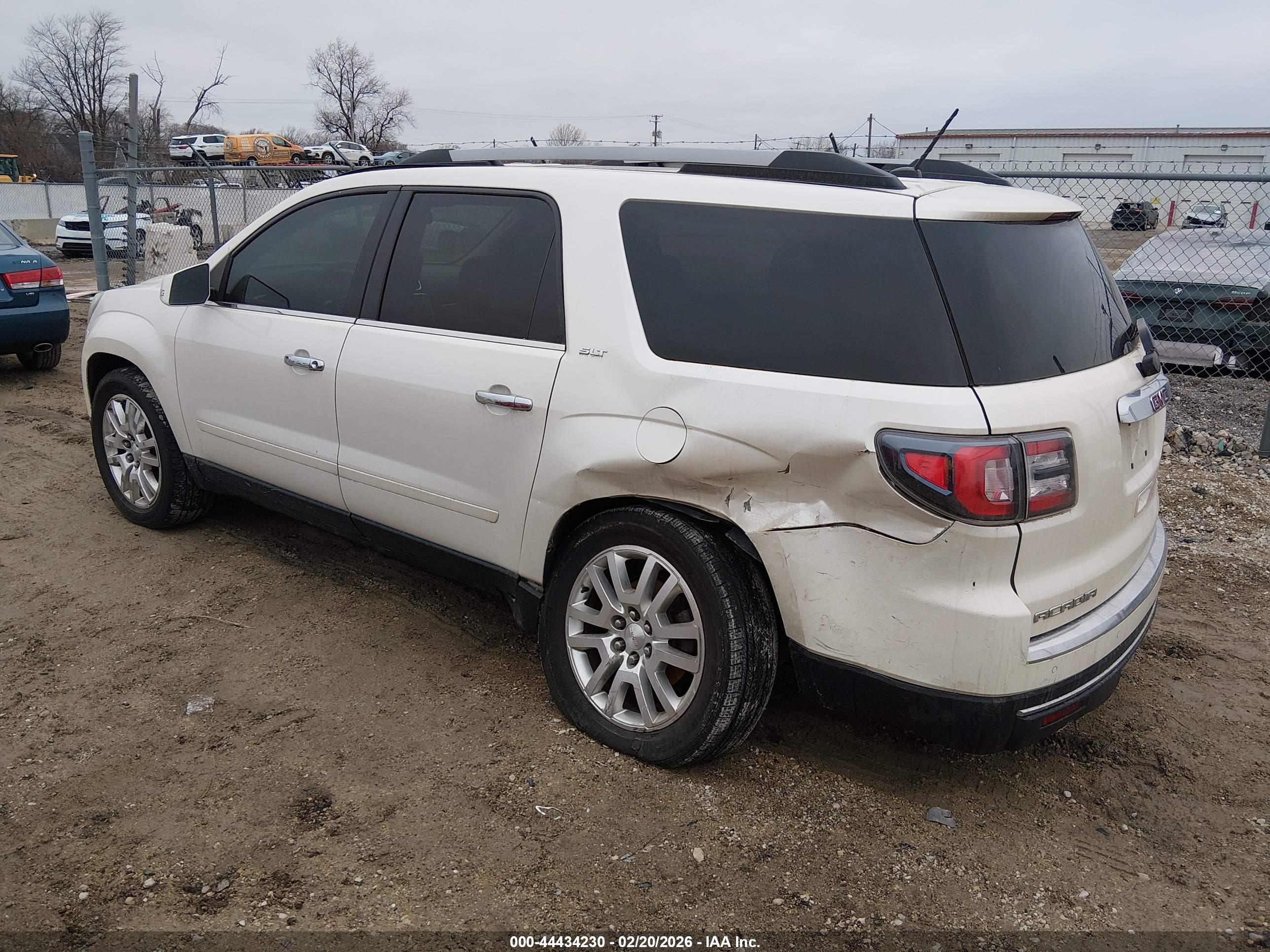 GMC ACADIA image 3