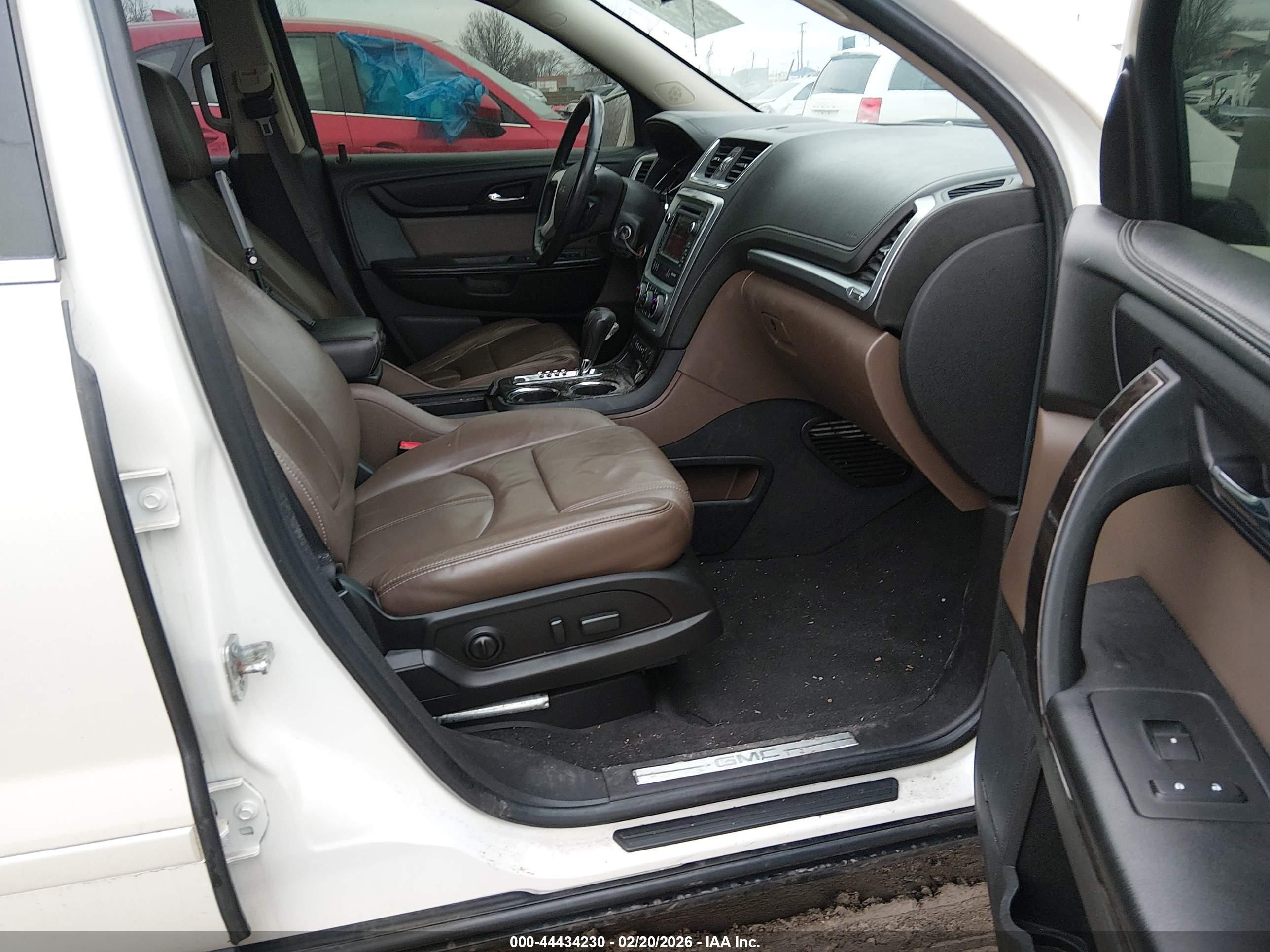 GMC ACADIA image 5