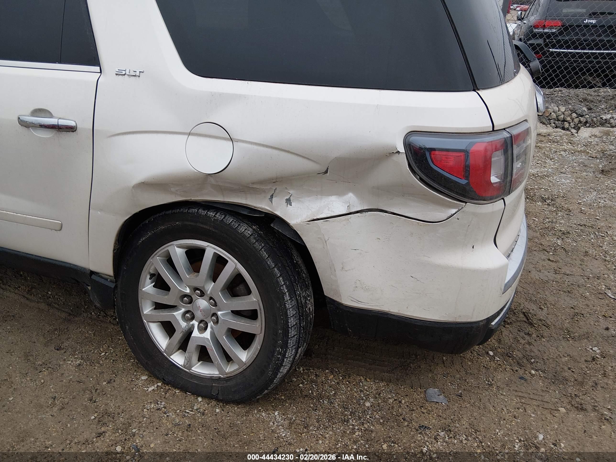 GMC ACADIA image 6